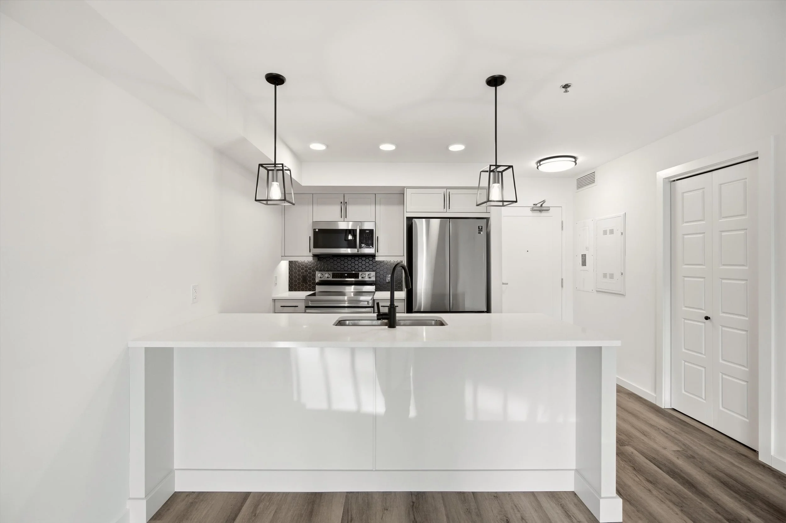 kitchen 2.jpg