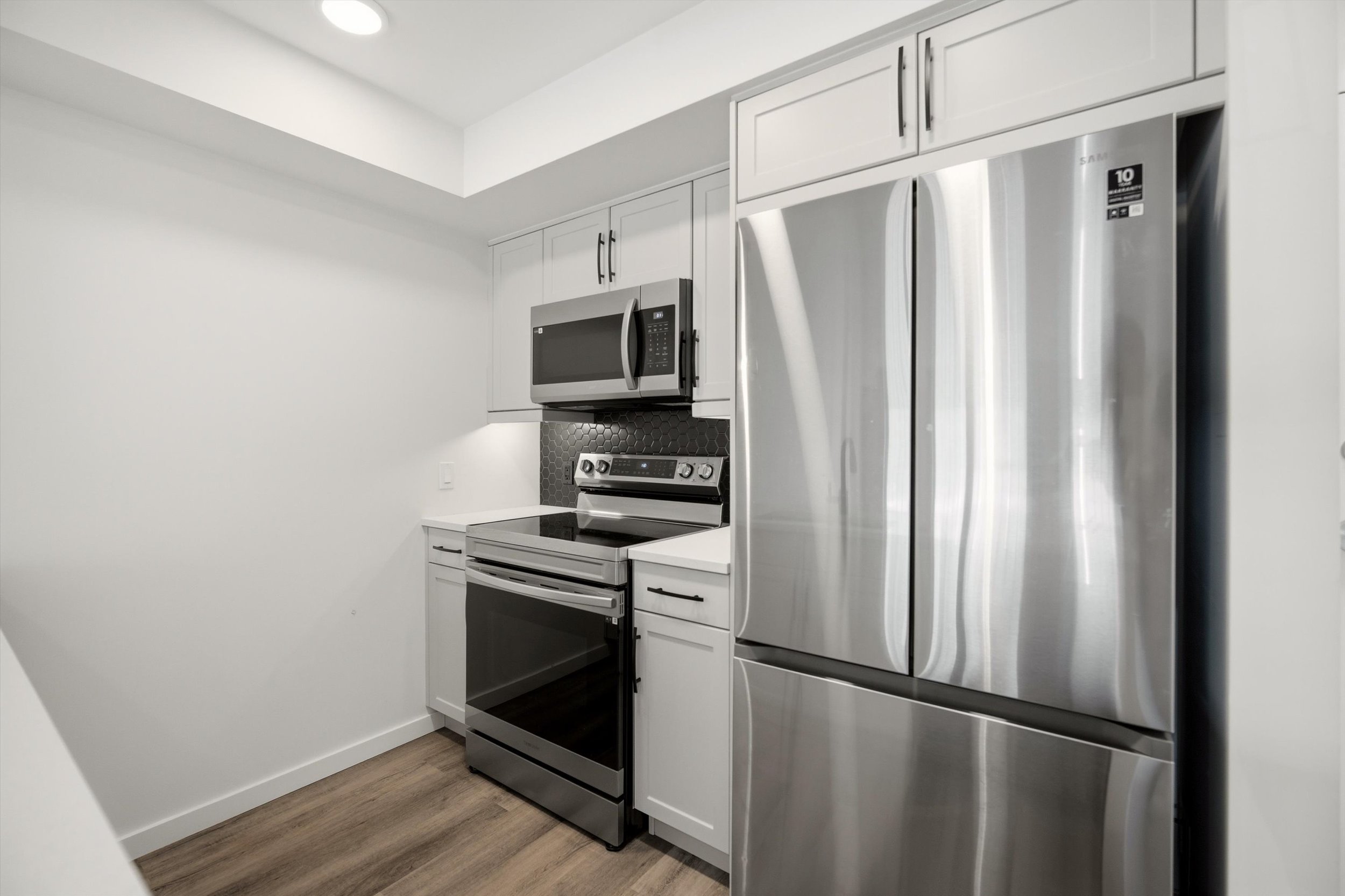kitchen 3.jpg