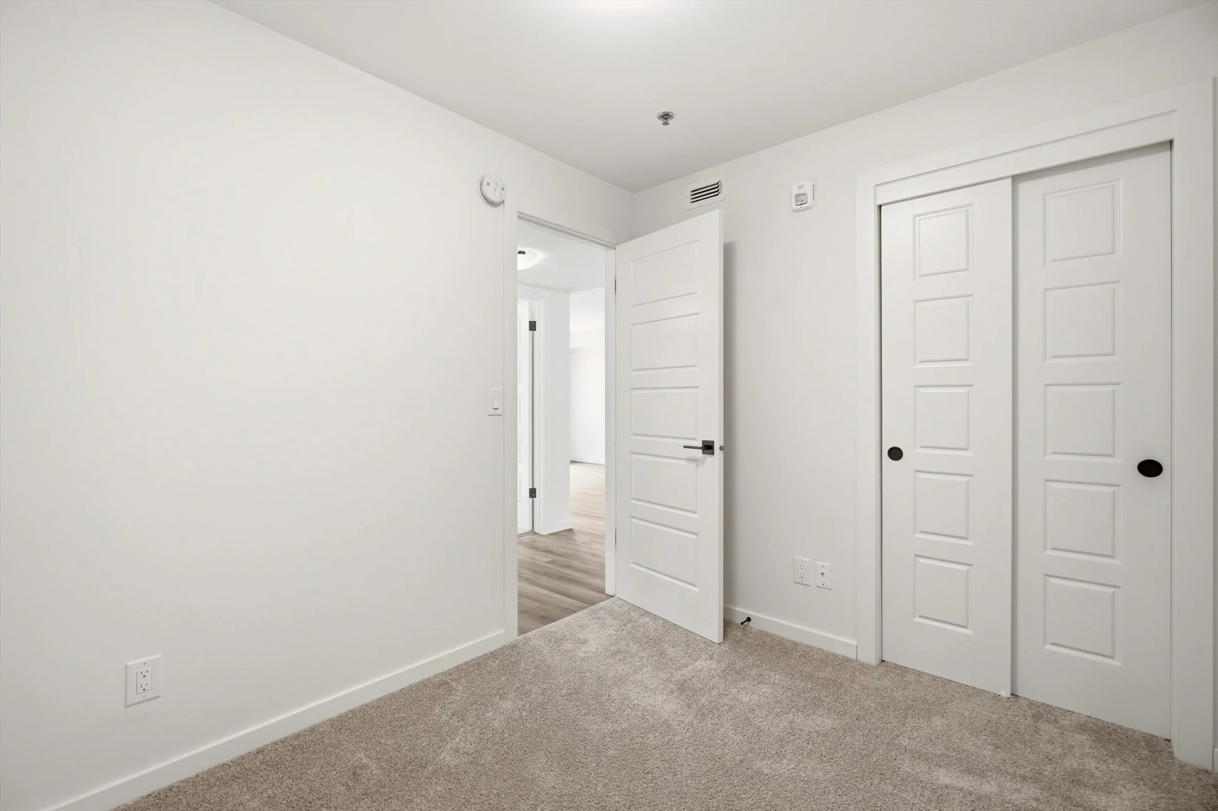 second bedroom 2.jpg