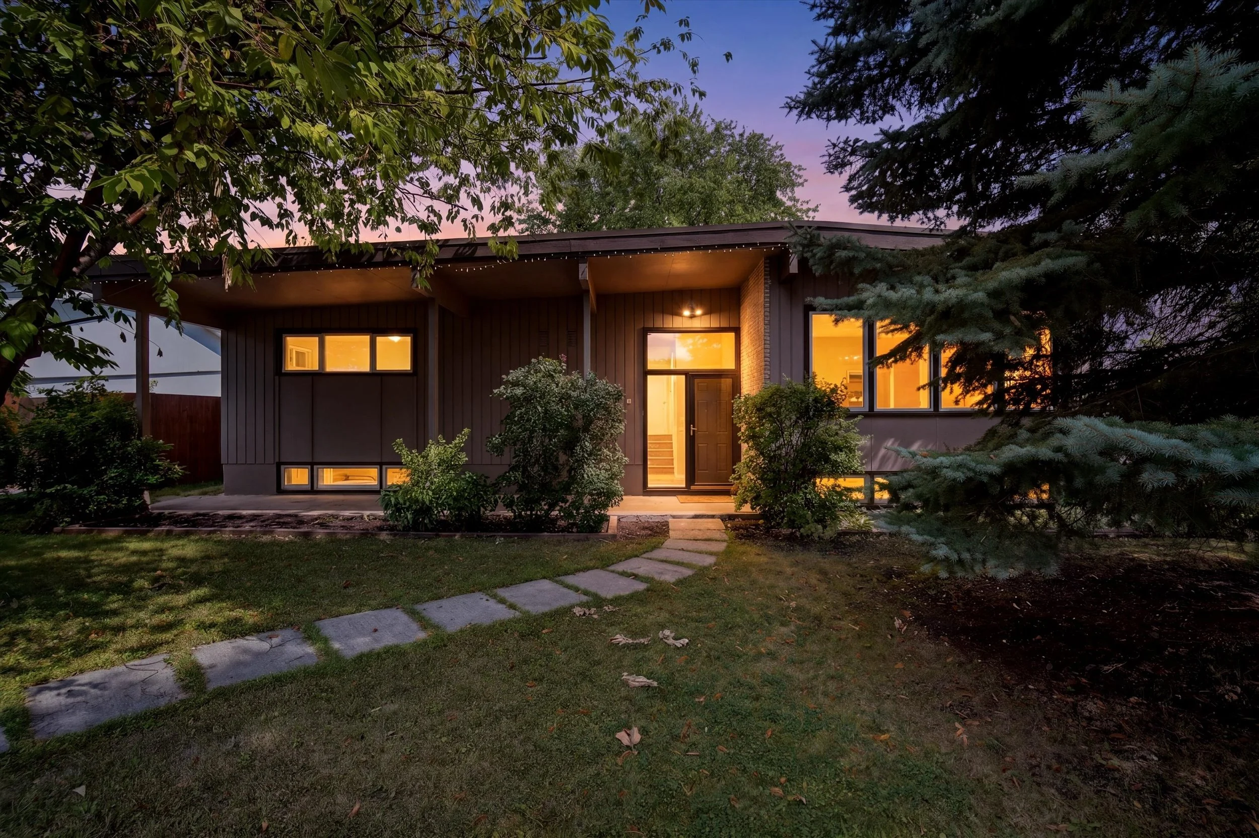   SOLD!  SILVER HEIGHTS 