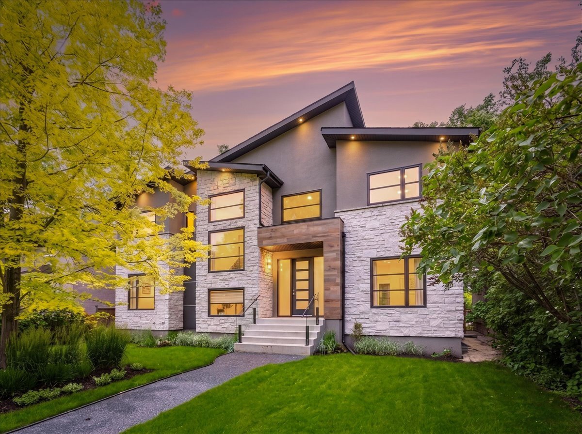   SOLD!  EAST FORT GARRY 