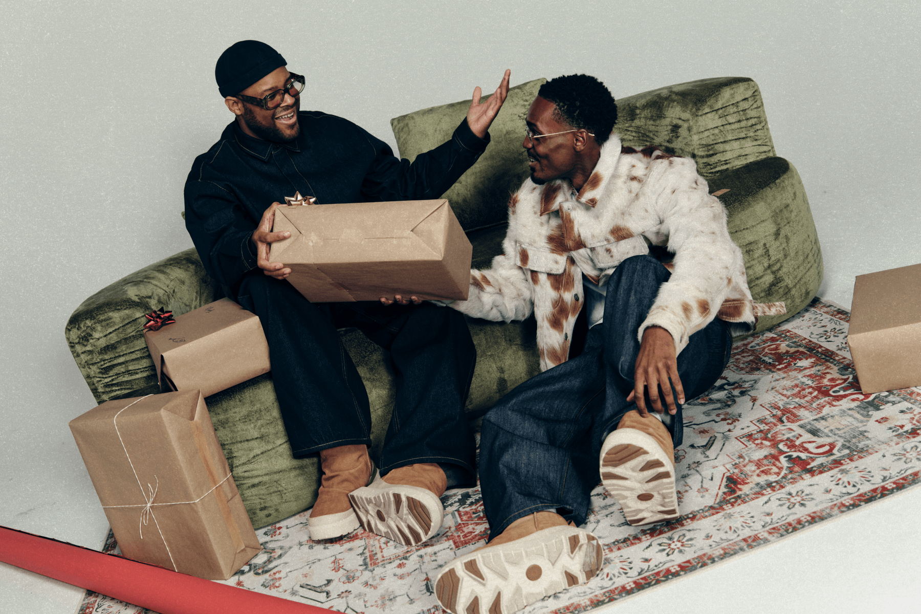 https___hypebeast.com_image_2025_10_29_UGG-OFMOFY-HIL-04-3x2-1.png