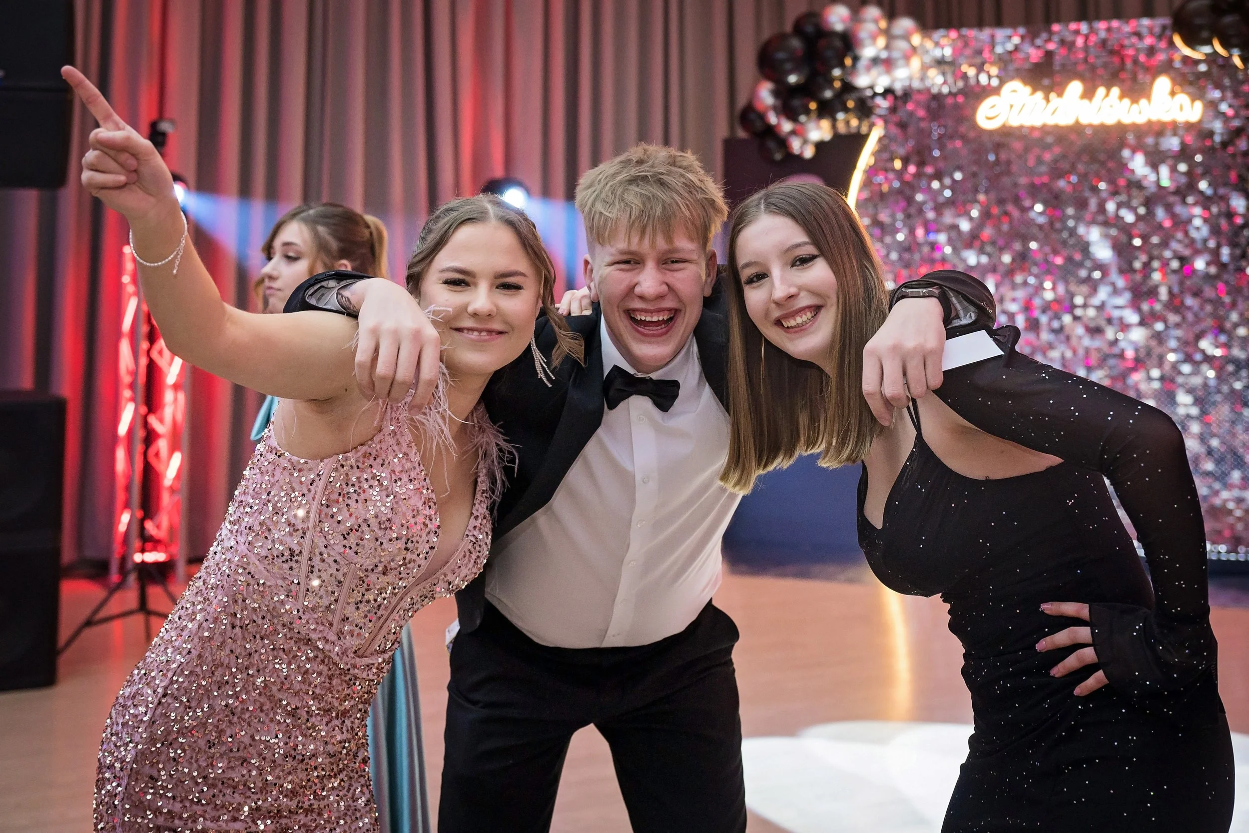 studniówka ZSZ Giżycko 23.01.2026 zabawa (32).jpg