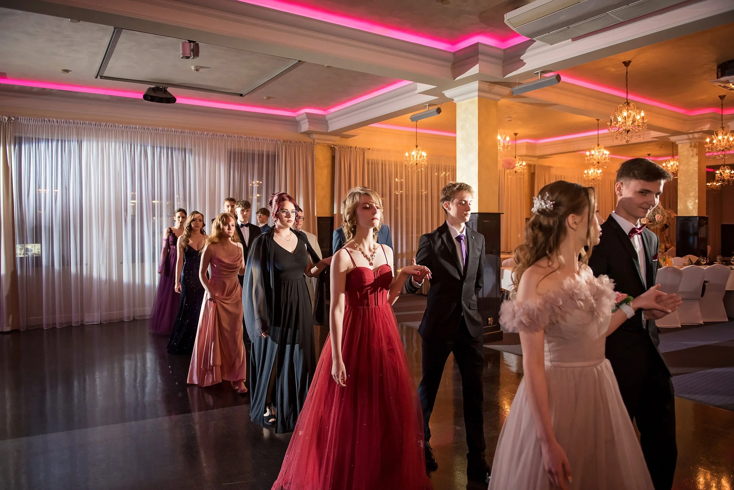 studniówka ZSZ Węgorzewo polonez (14).jpg