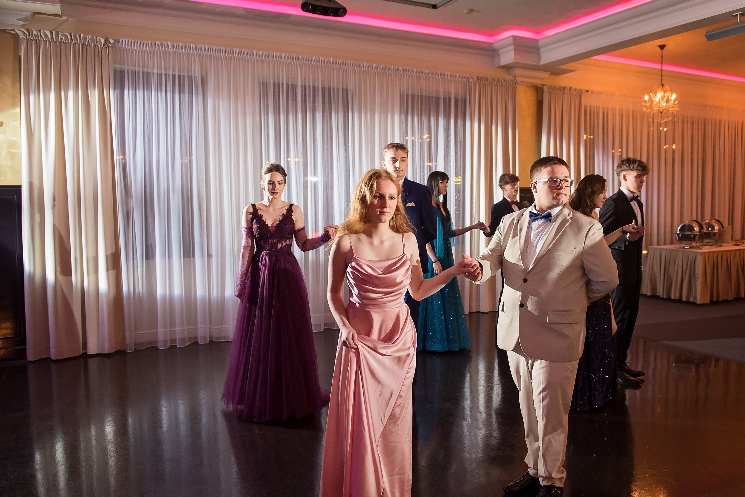 studniówka ZSZ Węgorzewo polonez (25).jpg