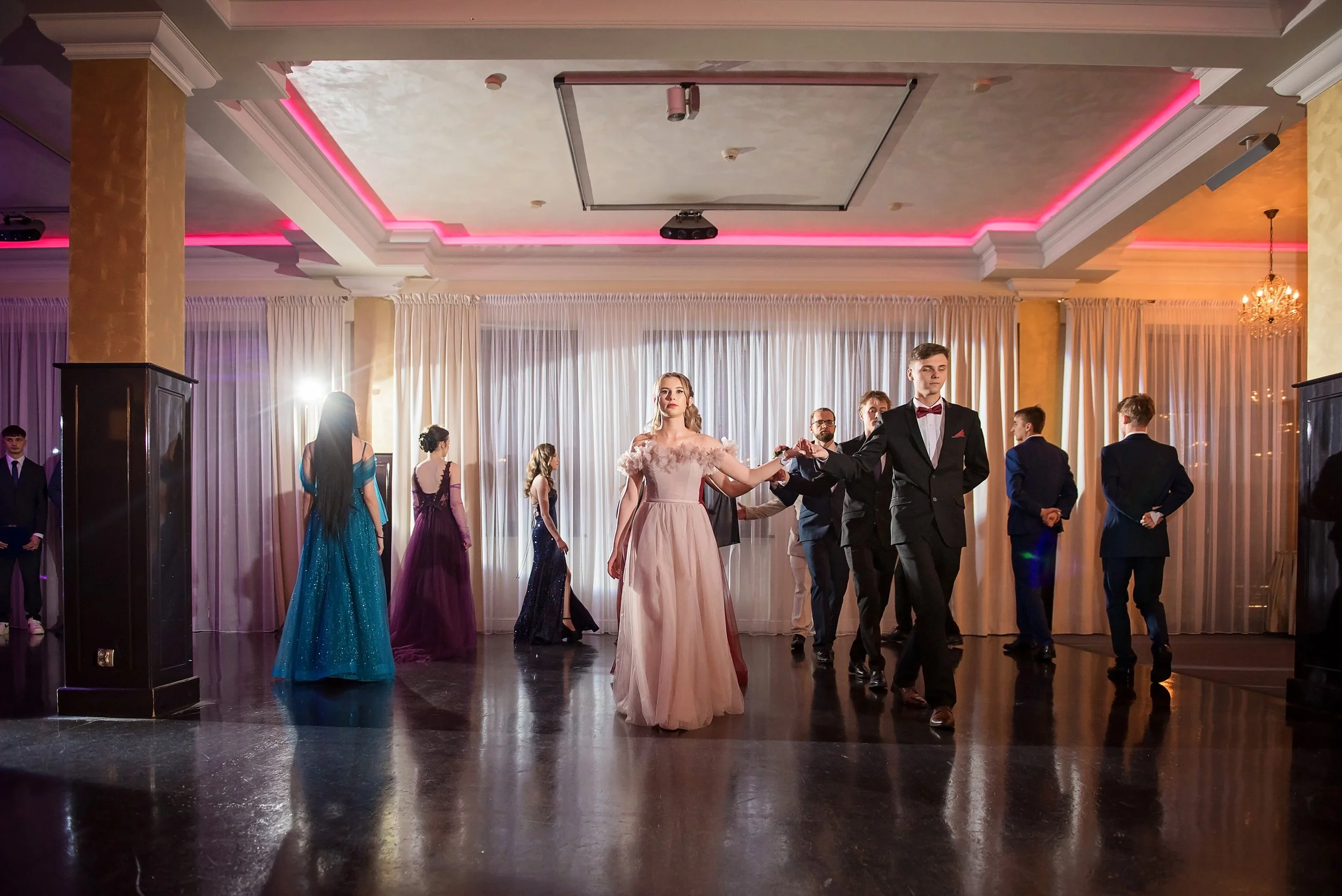 studniówka ZSZ Węgorzewo polonez (44).jpg