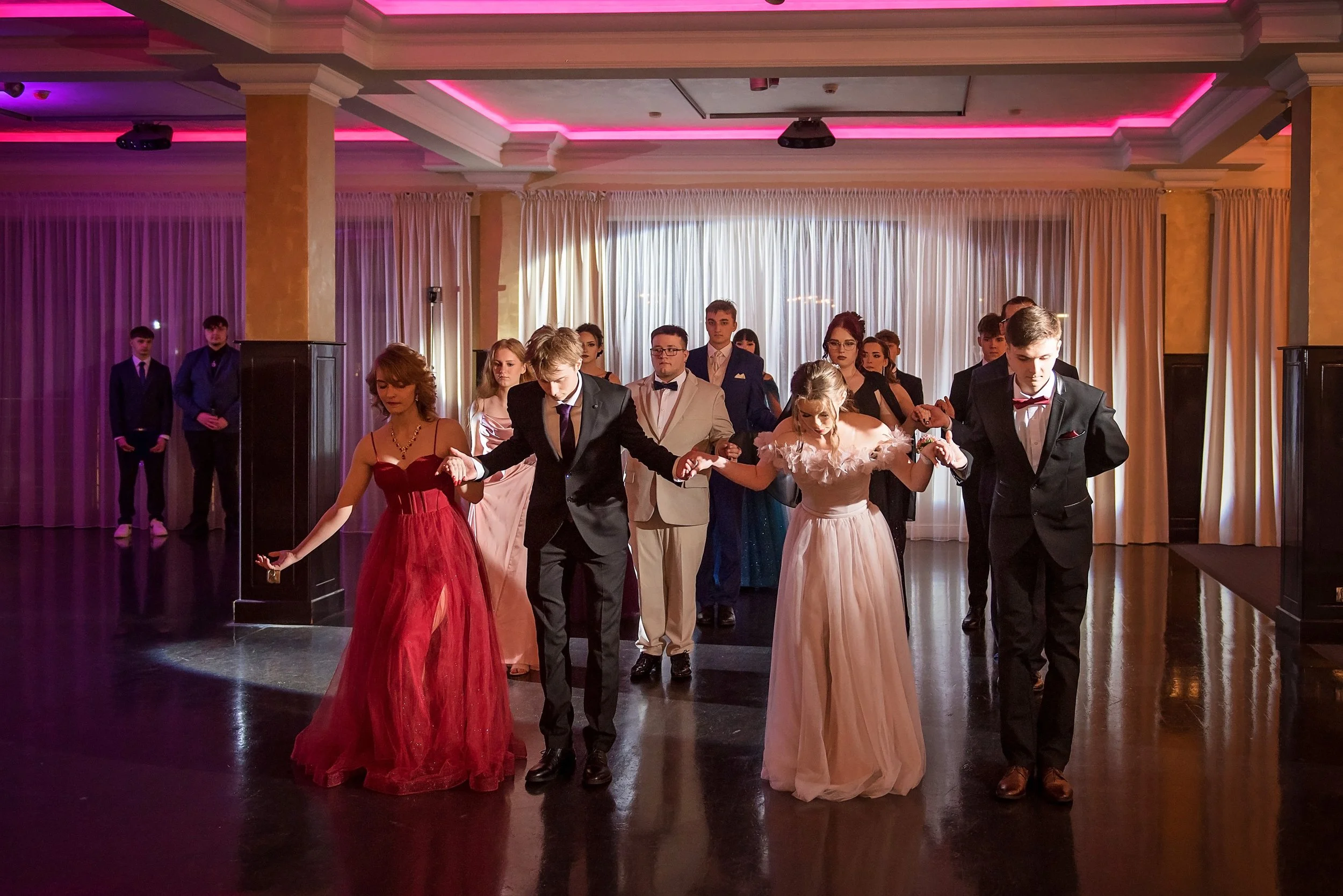 studniówka ZSZ Węgorzewo polonez (62).jpg