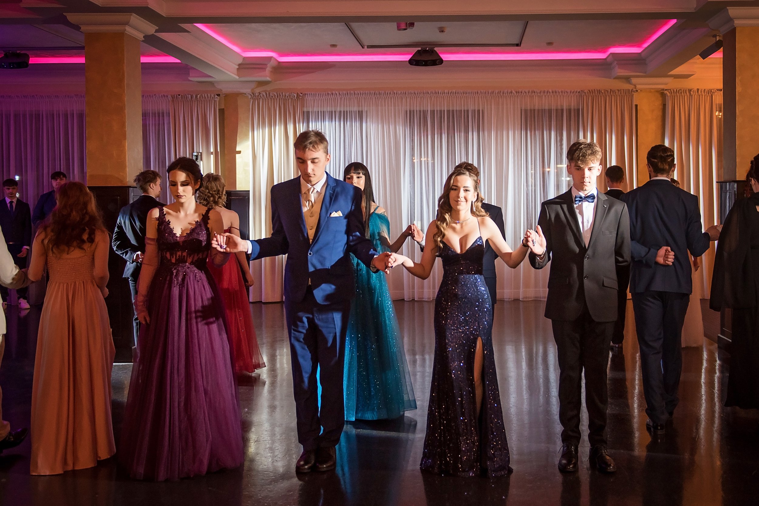 studniówka ZSZ Węgorzewo polonez (65).jpg