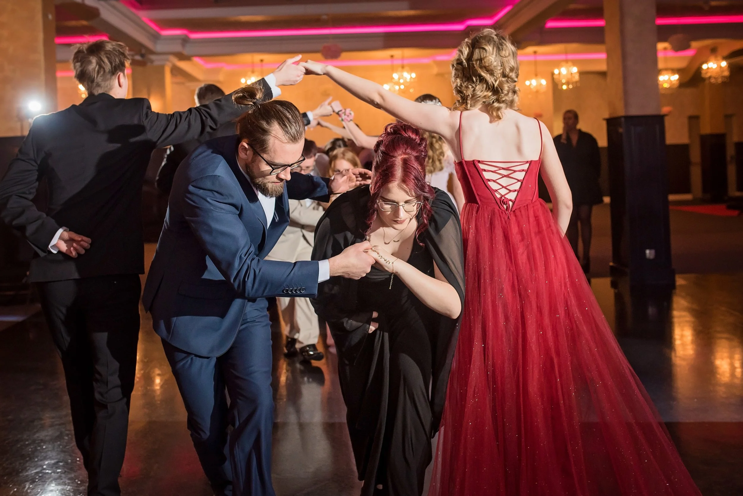 studniówka ZSZ Węgorzewo polonez (133).jpg