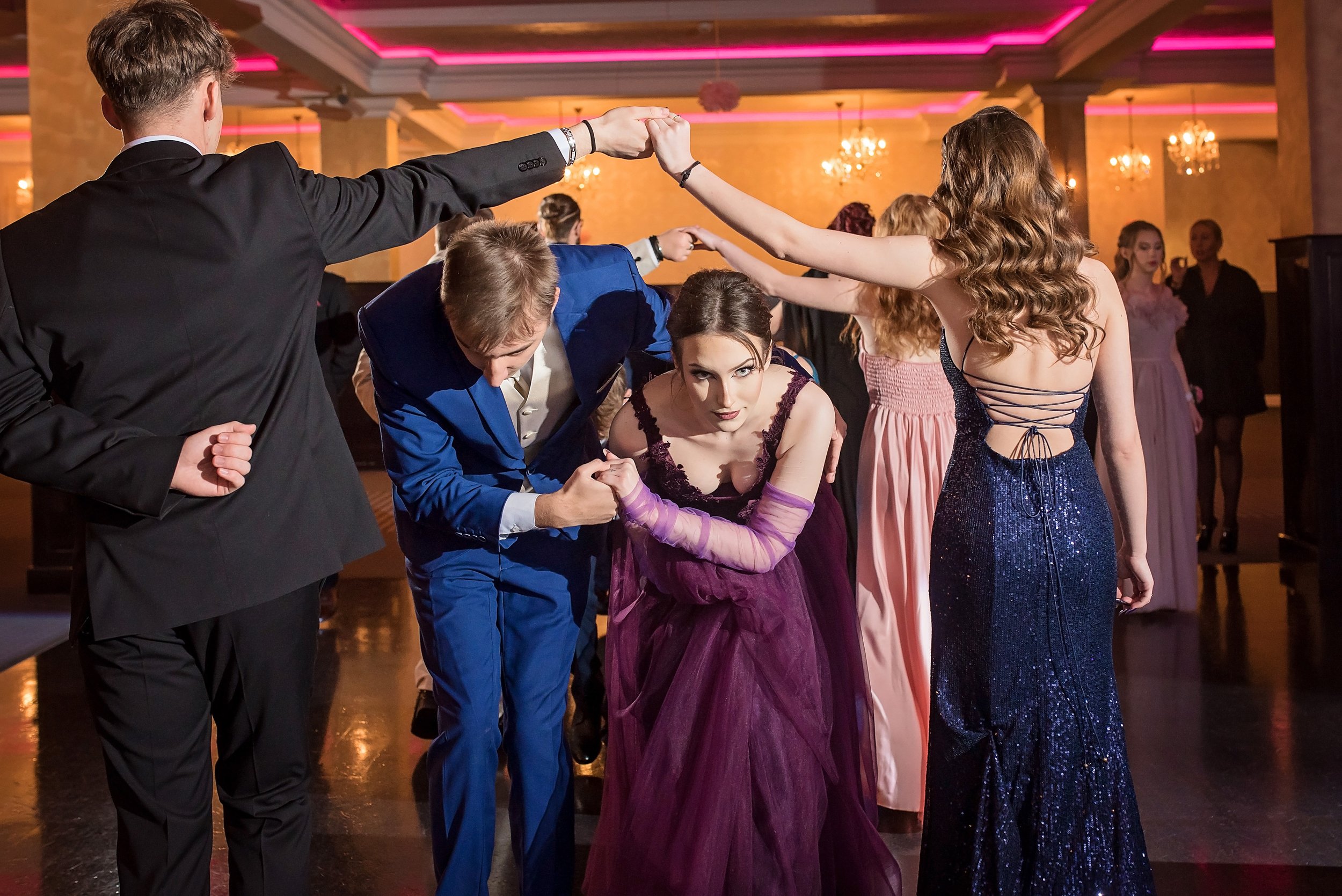 studniówka ZSZ Węgorzewo polonez (136).jpg