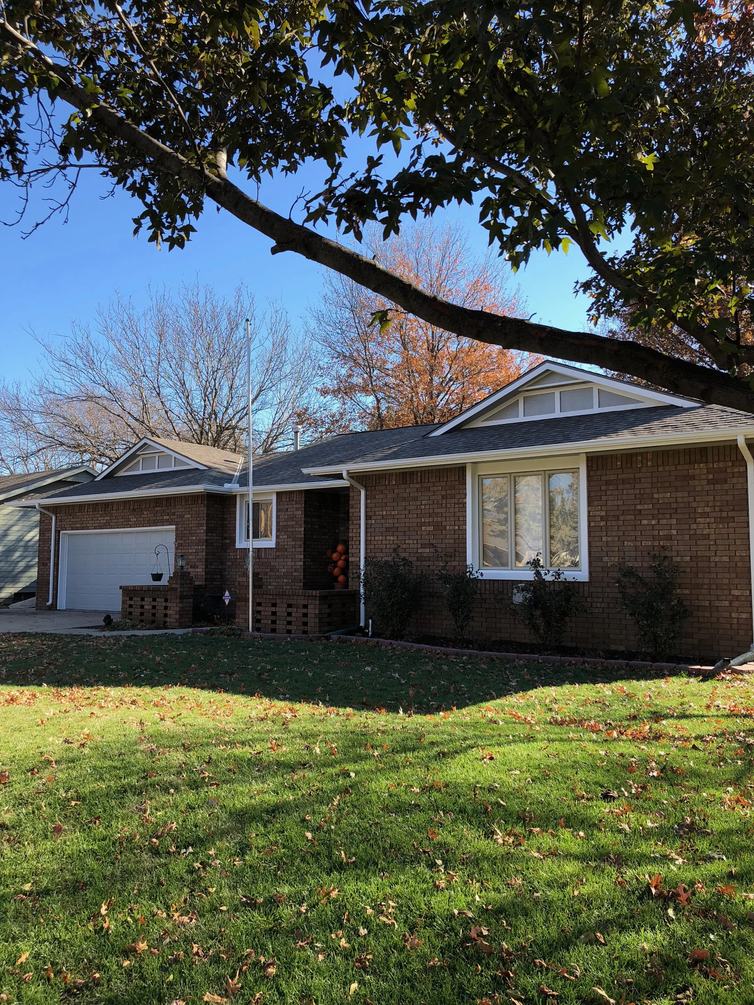 Wichita painting, Exterior and interior painting Wichita Kansas Wichita kansas exterior house painting. Cheap house painters Wichita kansas. 5 star painters in Wichita kansas Who can build me a deck in Wichita kansas1243.jpg