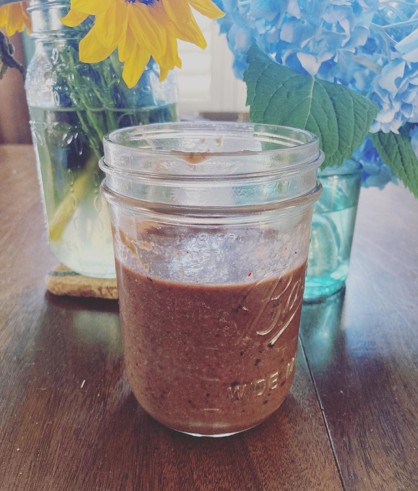 Kelp + beet+ 🥑 + 🍌 + 🍐 + 🥬 = smoothie of the day #drinkyourgreens #smoothie #healthyfood #seaweed #eatkelp #kelpcubes