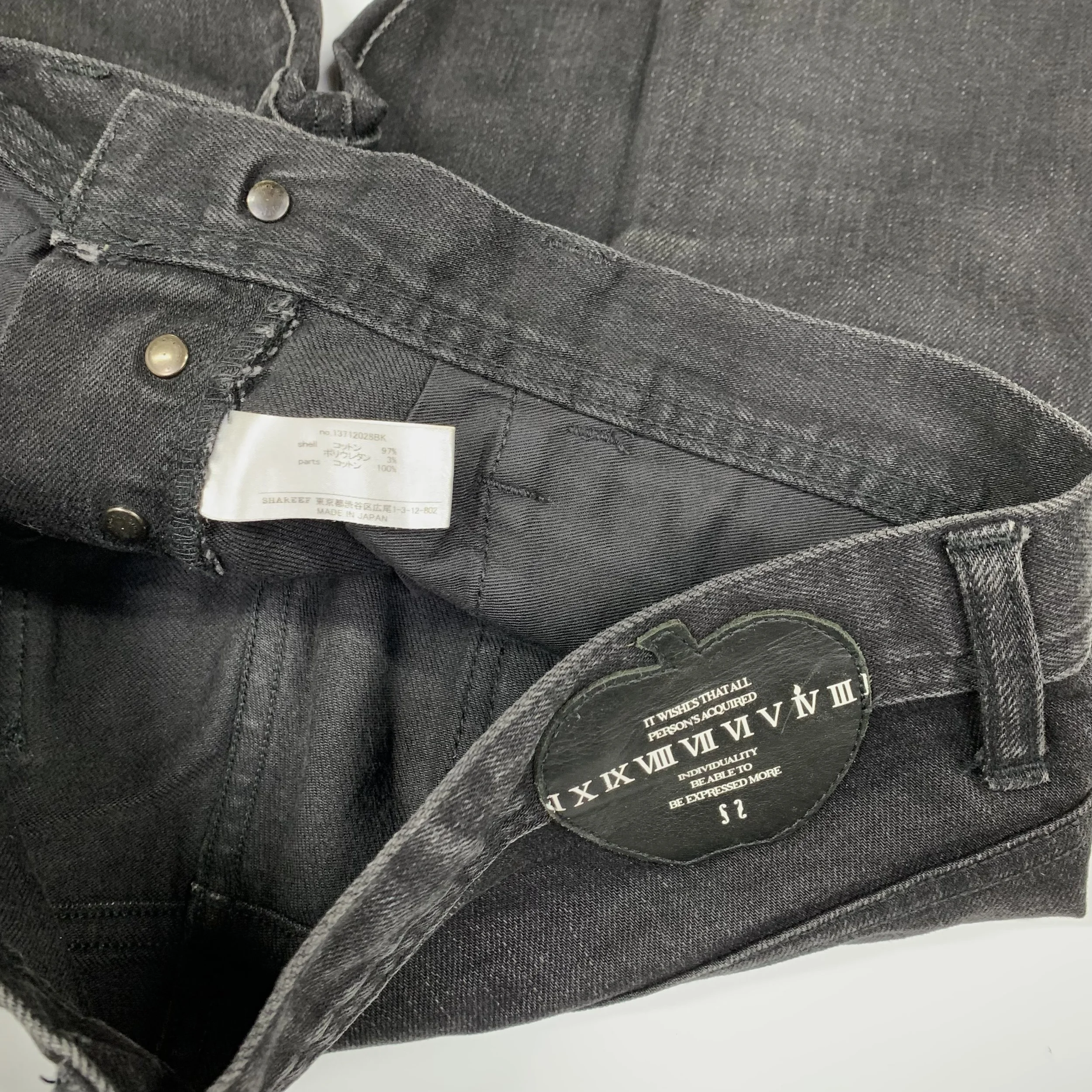 Shareef_07_HagiJeans_Blk5.jpg
