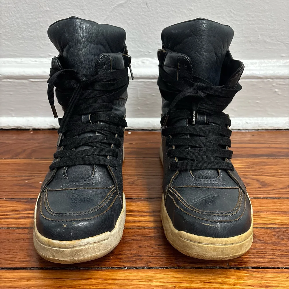 DIET BUTCHER SLIM SKIN ブラック ハイカットスニーカー DIET BUTCHER（ダイエットブッチャー）の「DIET BUTCHER SLIM