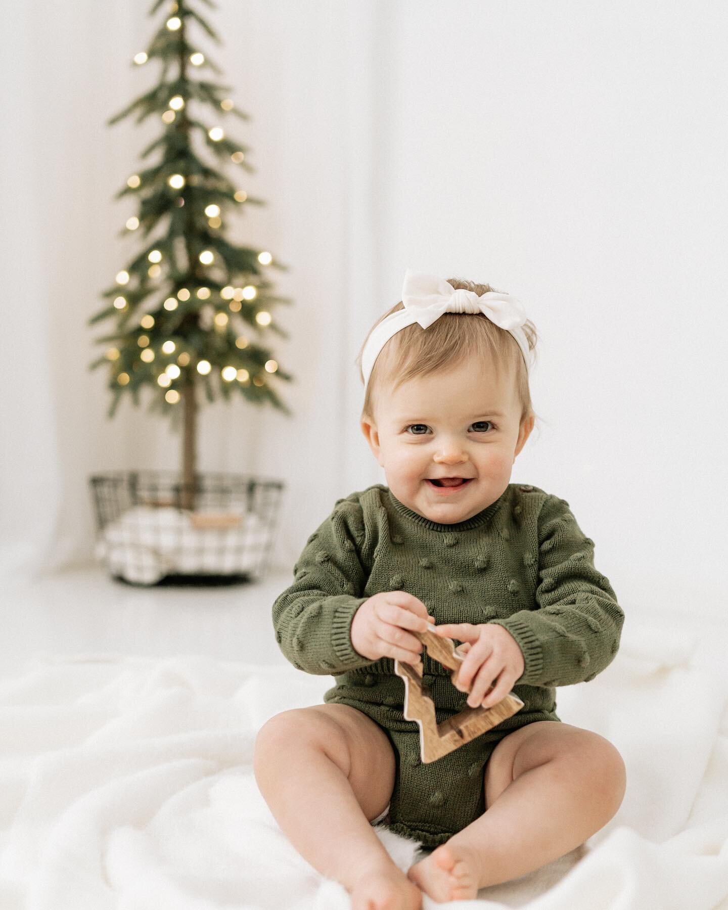 Just a snippet of Lola&rsquo;s first birthday session because she is so stinking cute!