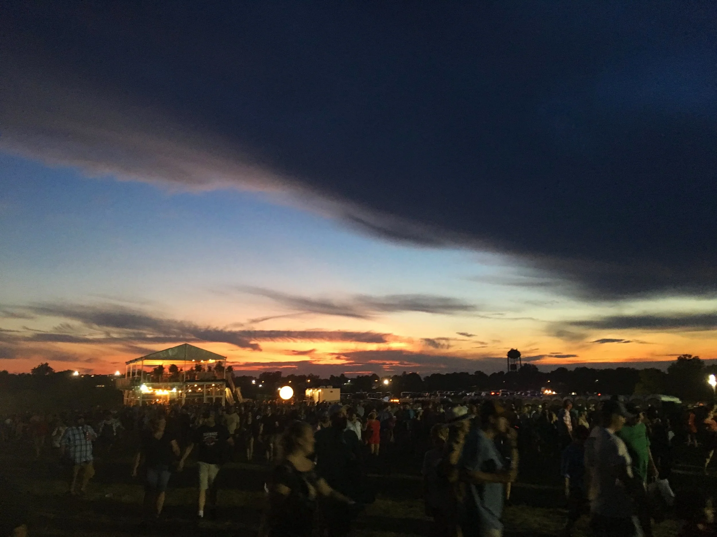 Sun setting over fest-goers at the end of Day 2. Photo by Elizabeth Varnado.