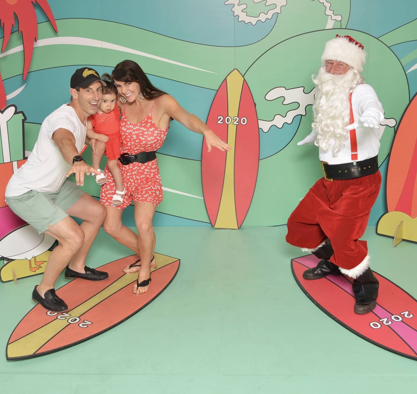 Social Distance Santa 😄🎅🎄 I thought #surfingsanta was such a creative way to do the annual family Christmas 📷

Good job 👍@kawanashoppingworld 2020 certainly has been different! 

Isabella was a little unsure but no tears lol Santa also commented