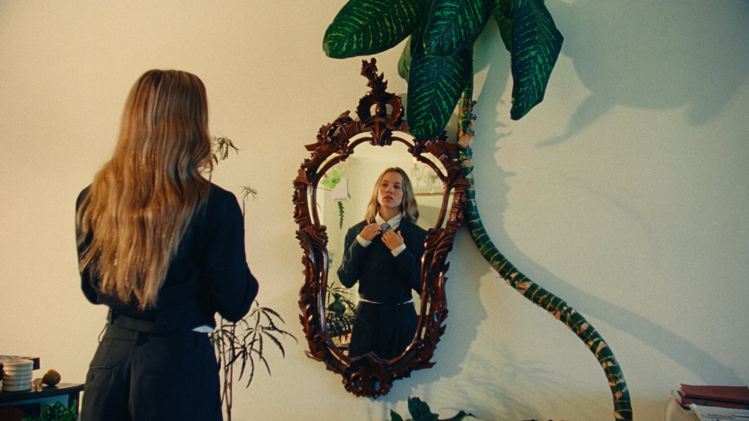alexander-lakin-cinematographer-colorist-unexpected-delivery-13.jpg
