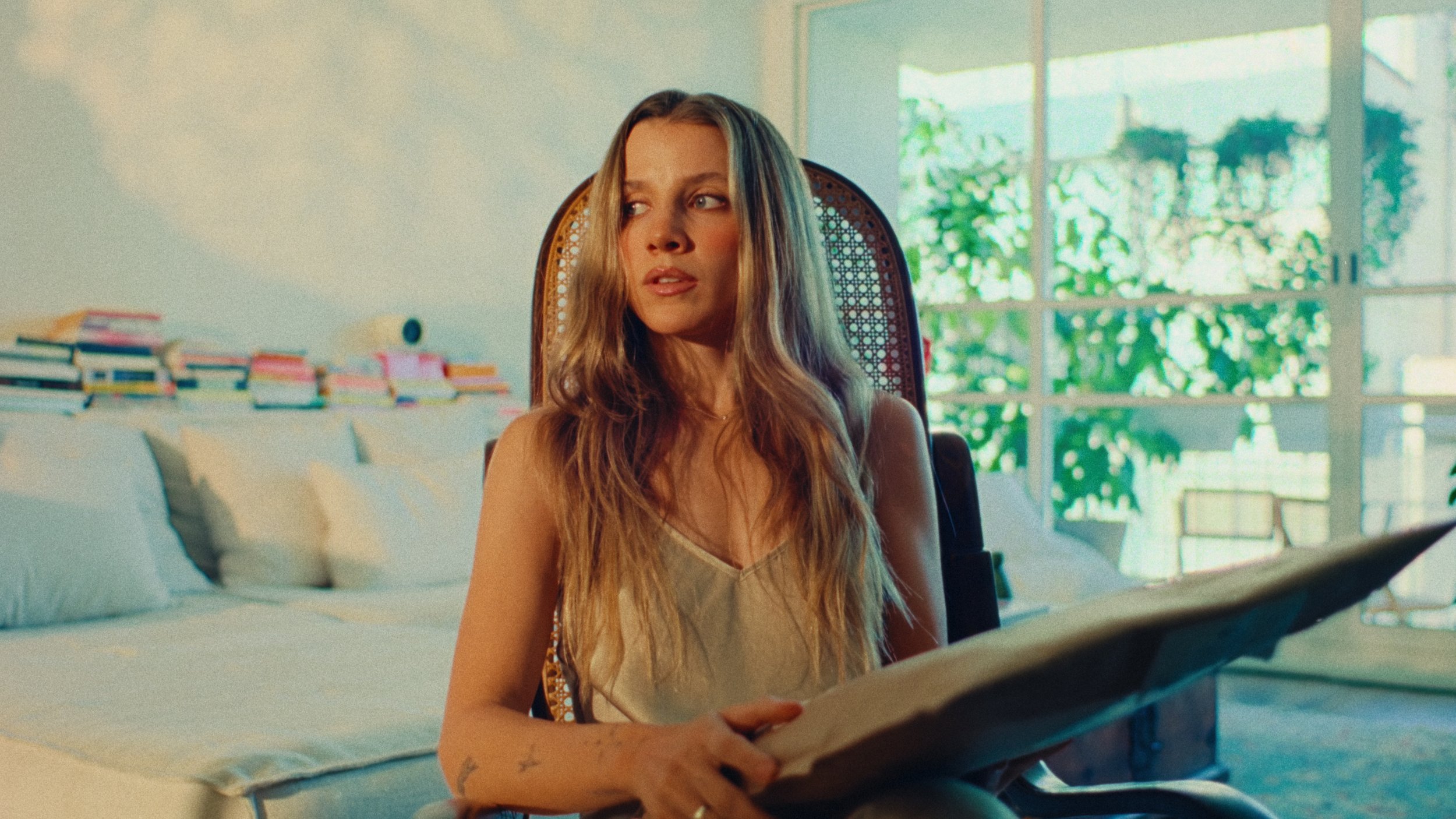 alexander-lakin-cinematographer-colorist-unexpected-delivery-12.jpg