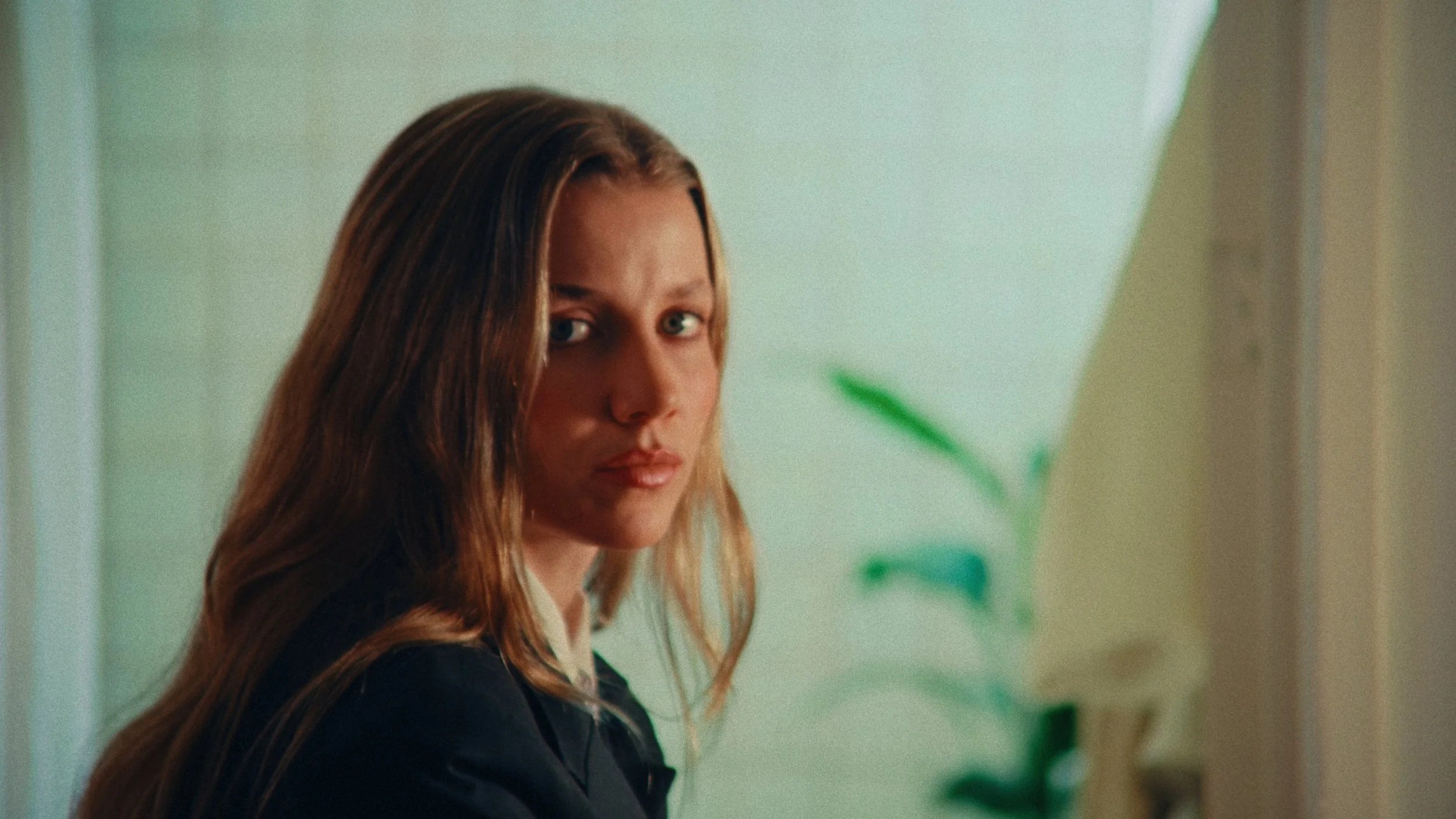 alexander-lakin-cinematographer-colorist-unexpected-delivery-06.jpg