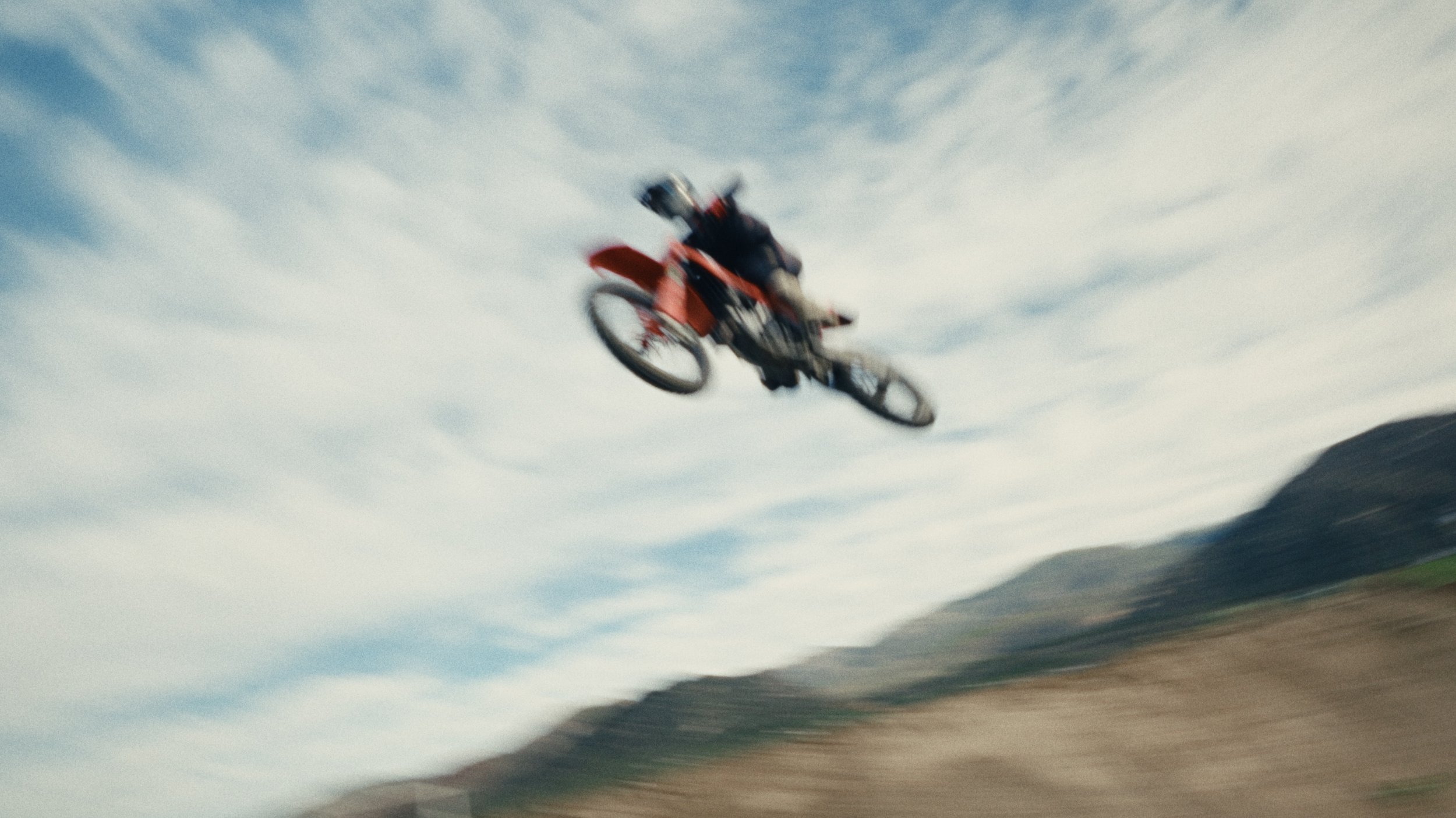 alexander-lakin-cinematographer-colorist-dust-bender-20.jpg