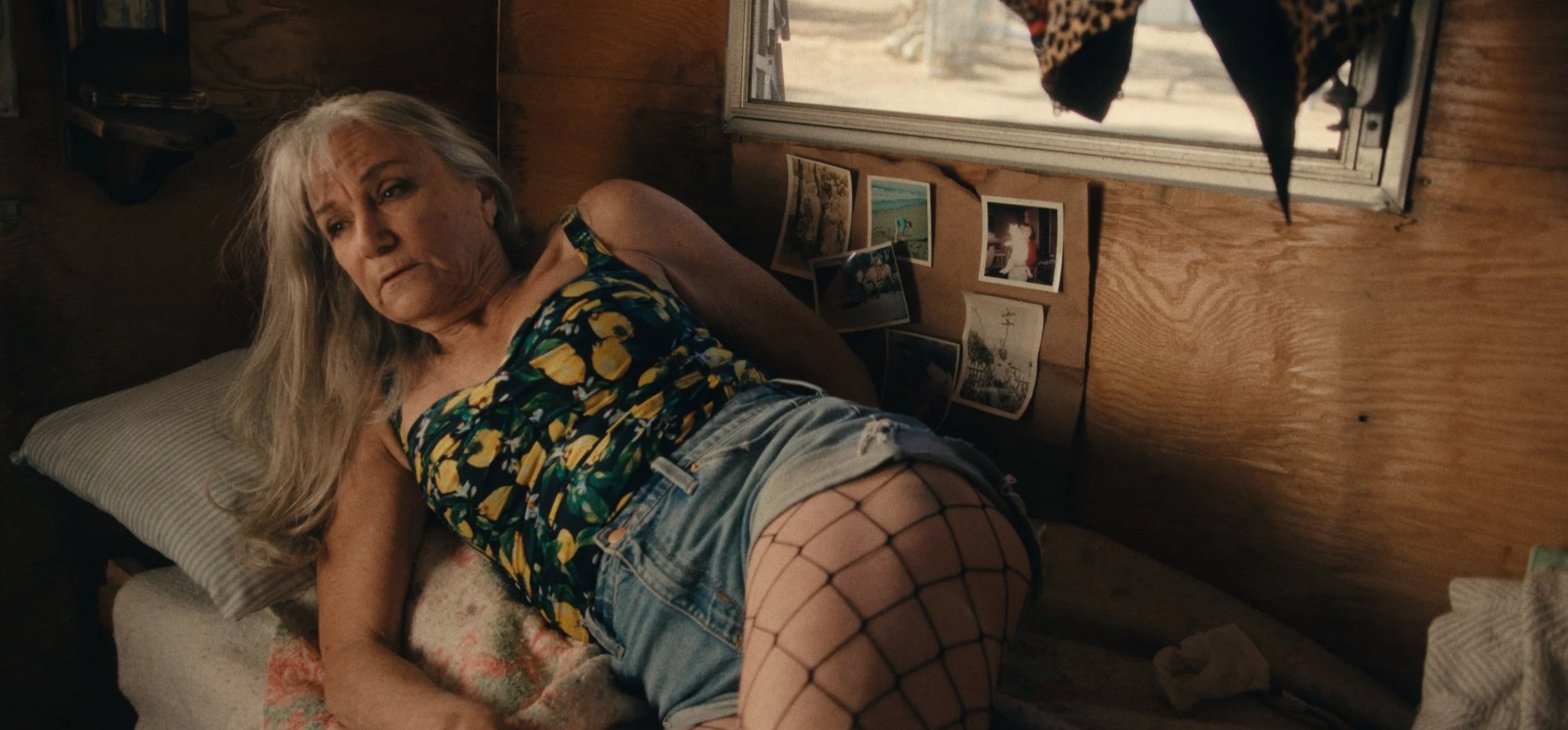  SMALL TOWN STORIES / Feature Film 