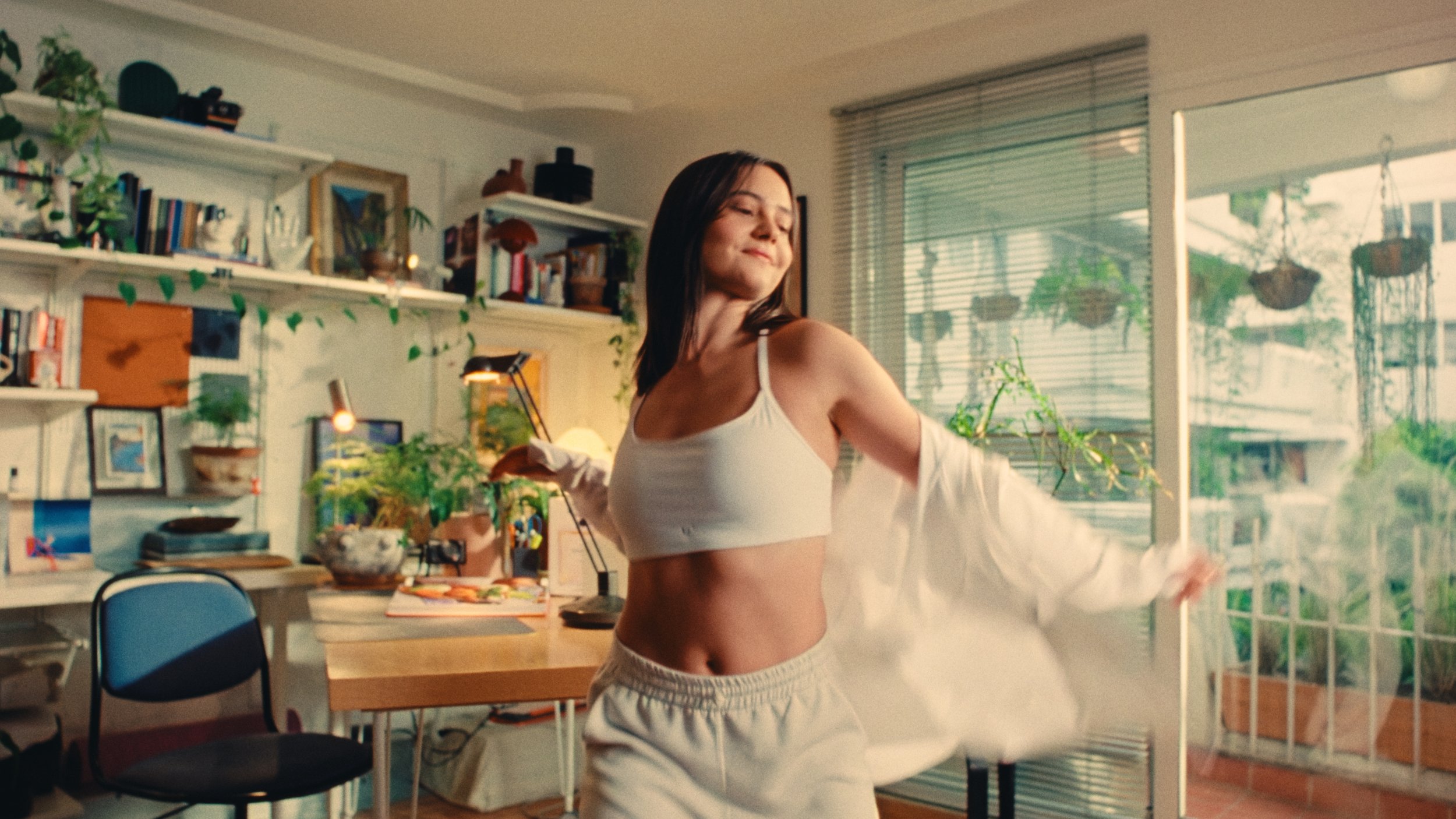 alexander-lakin-cinematographer-colorist-burula-activewear-08.jpg