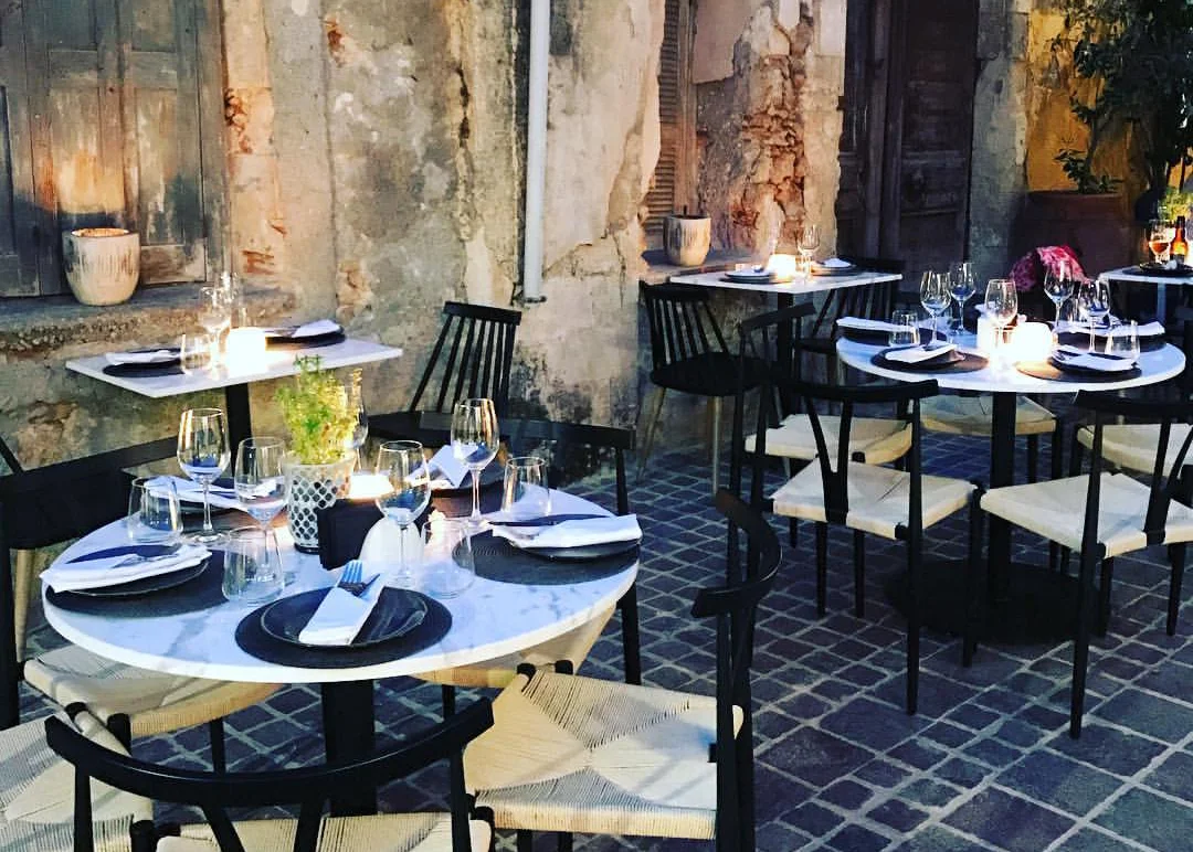 Dinning in the alley
