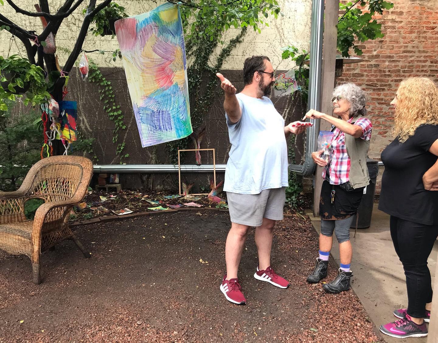 Making art with Darrell Roberts in the sculpture garden happening now! Come join us. @darrellrobertspaintings #riversideartscenter #riversideil #riversideillinois #meetmeinthegarden