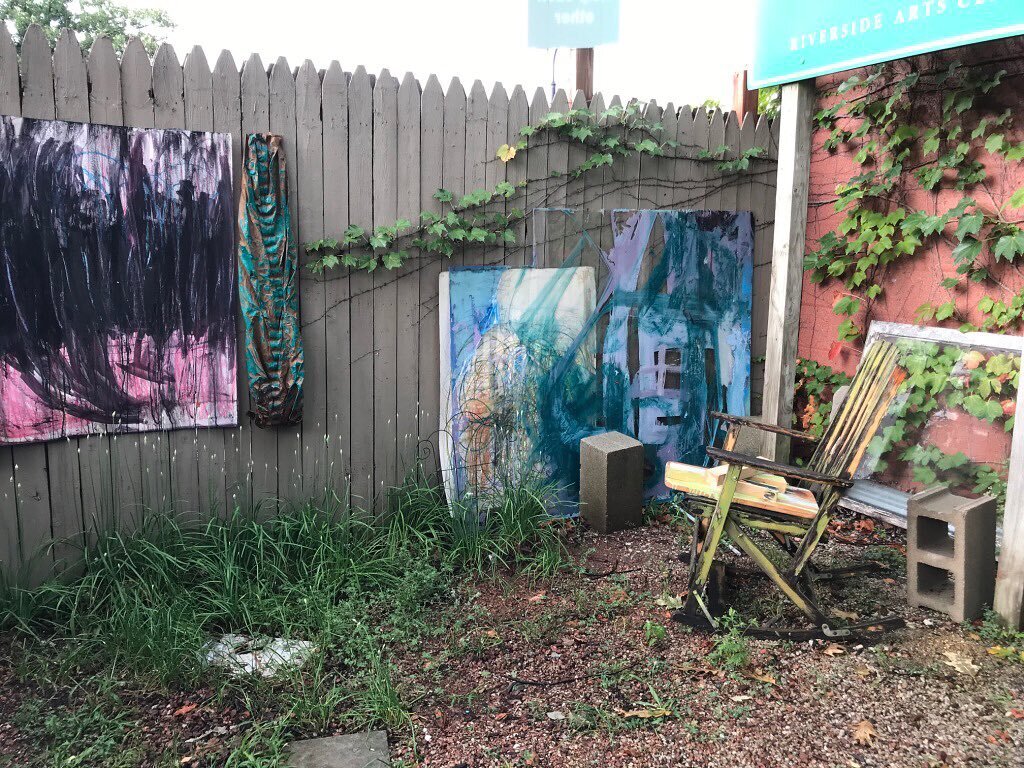 Darrell Roberts outdoor installation in the sculpture garden. Our galleries are closed during installation now, but will resume normal hours after the September 18th reception. @riversideartscenter @darrellrobertspaintings #riversideartscenter #river