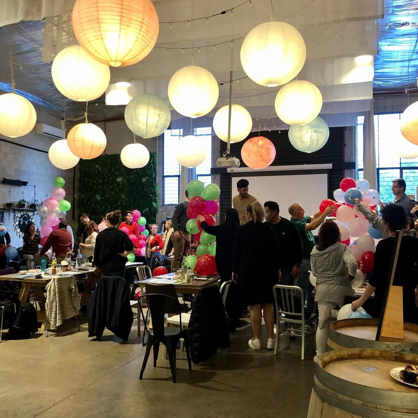building a balloon column together！if you are considering a team building function, that&rsquo;s an idea! #teambuilding #teambuildinggames #teambuildingevent #function#venue#spacenz#newmarketnz#functionspace#thewinecavenz