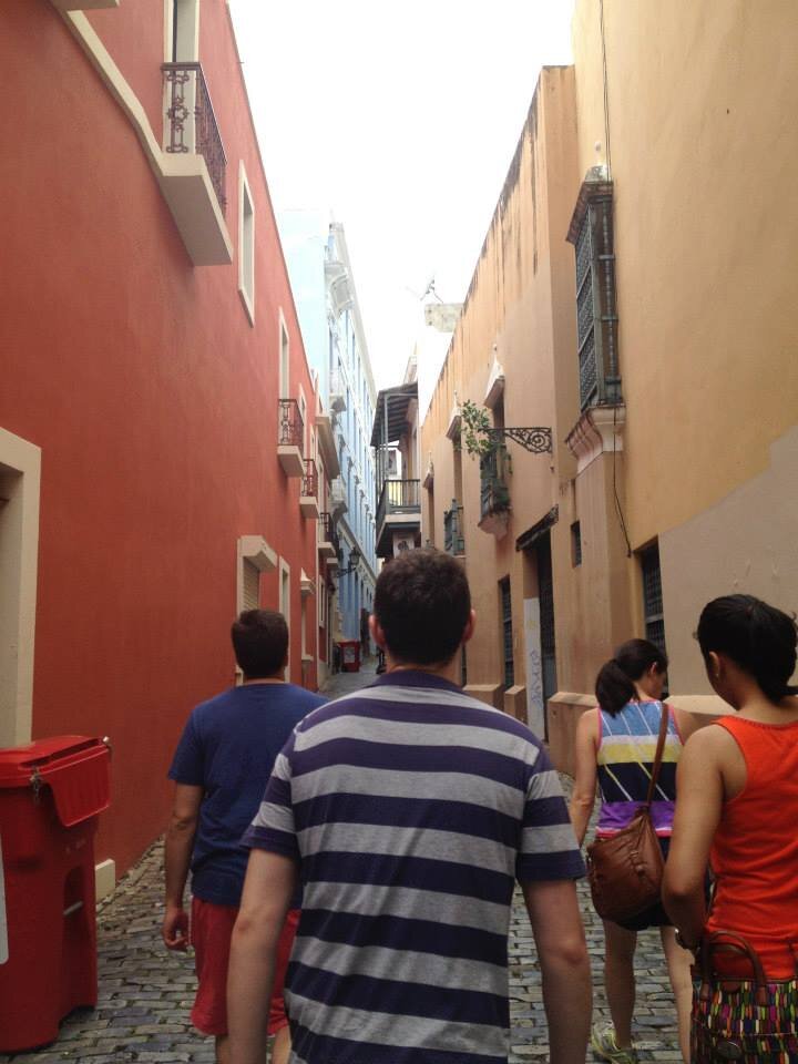  The group takes a stroll through Viejo San Juan 