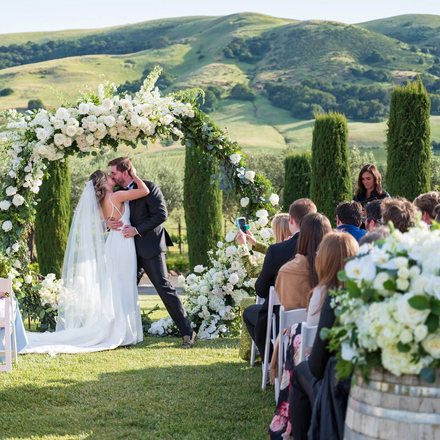 See me at the side! No one wants ME in that gorgeous backdrop for the best kiss in your life! #napaofficiant #napaweddingofficiant #napaminister #napawedding #napaweddingvendor #sonomaofficiant #sonomaminister #sonomaweddingofficiant #sonomaweddingve