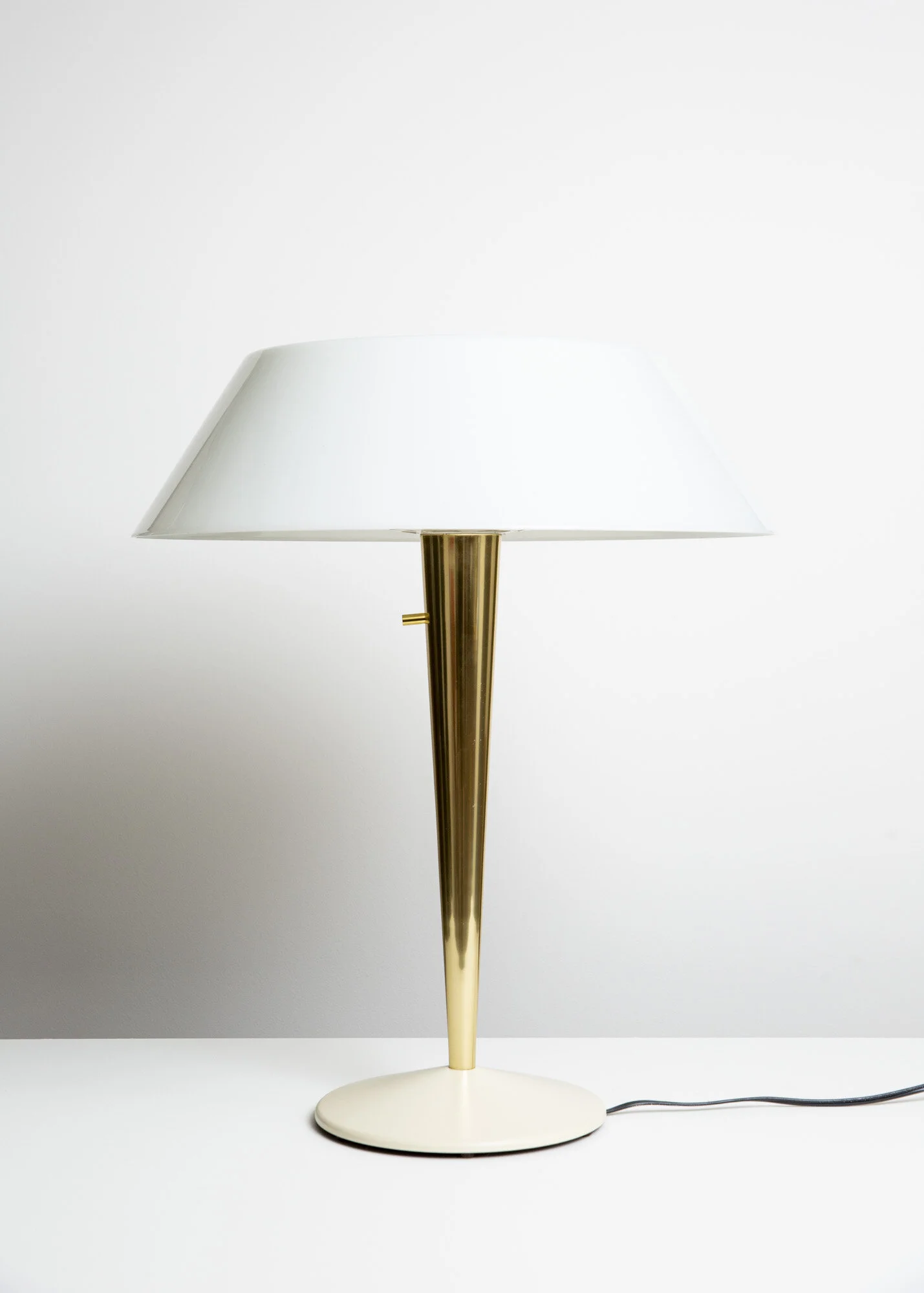 Brass Gerald Thurston table lamp for Lightolier