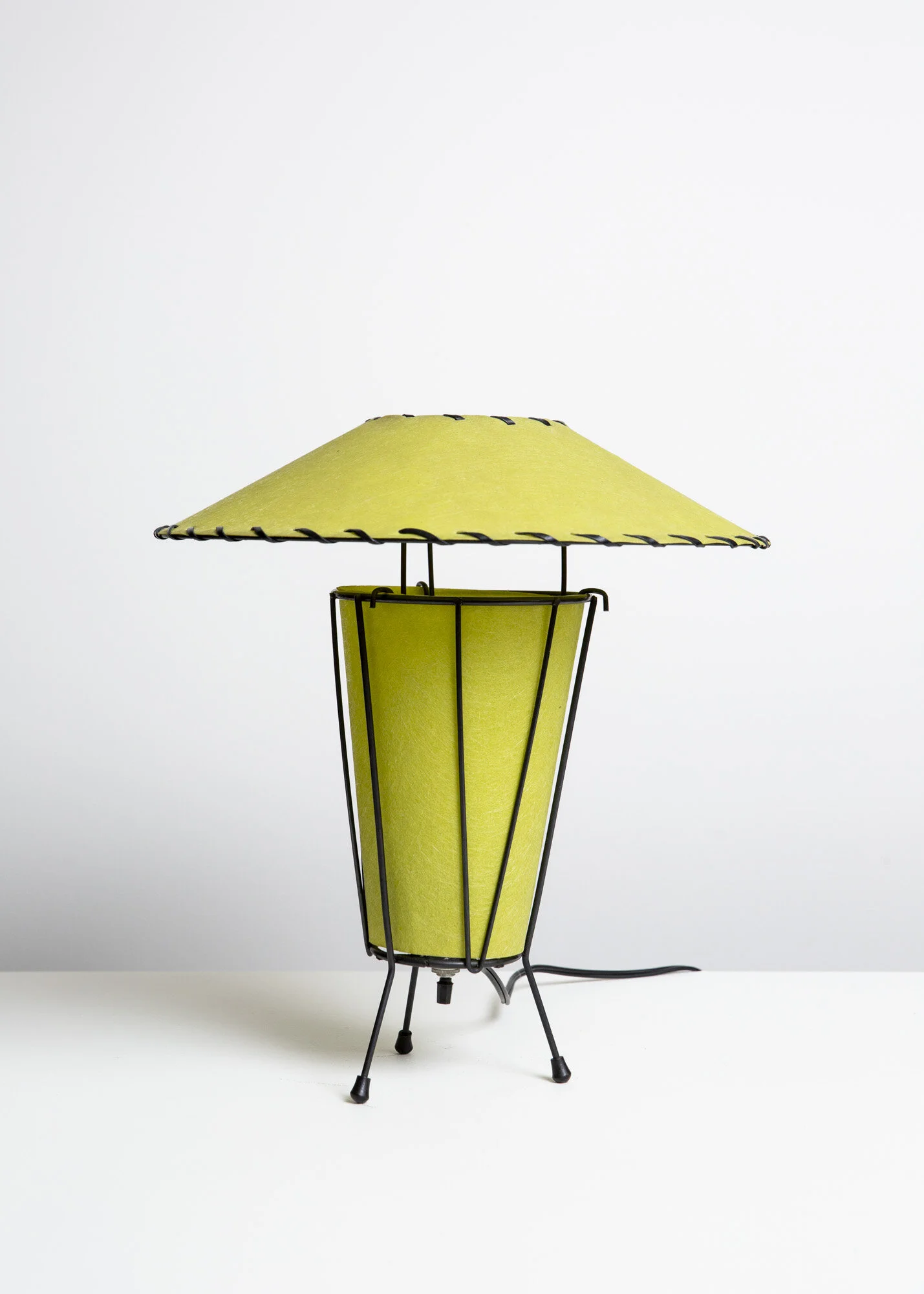 &nbsp;Googie fiberglass table lamp