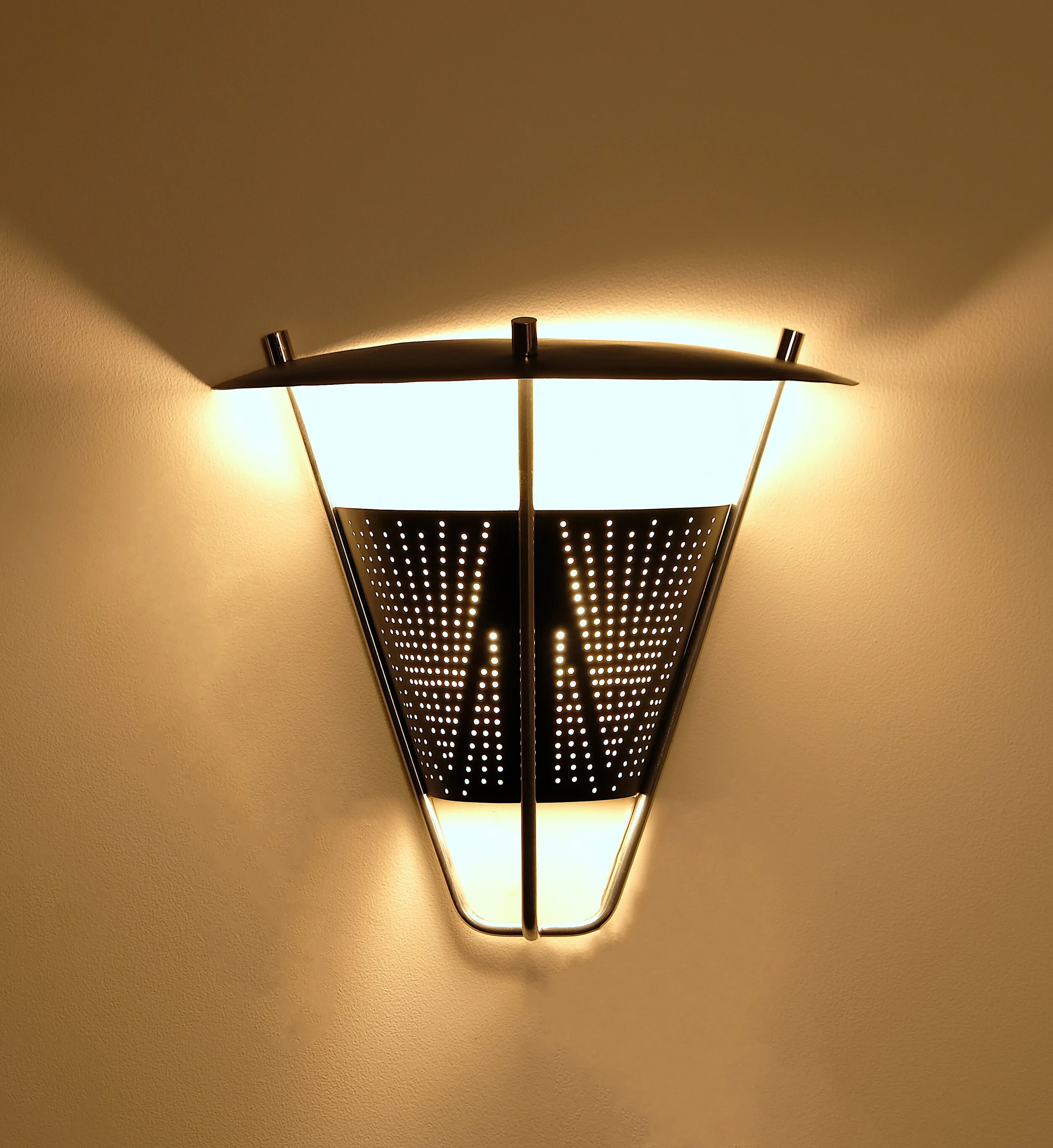 lightolier wall 2.JPG