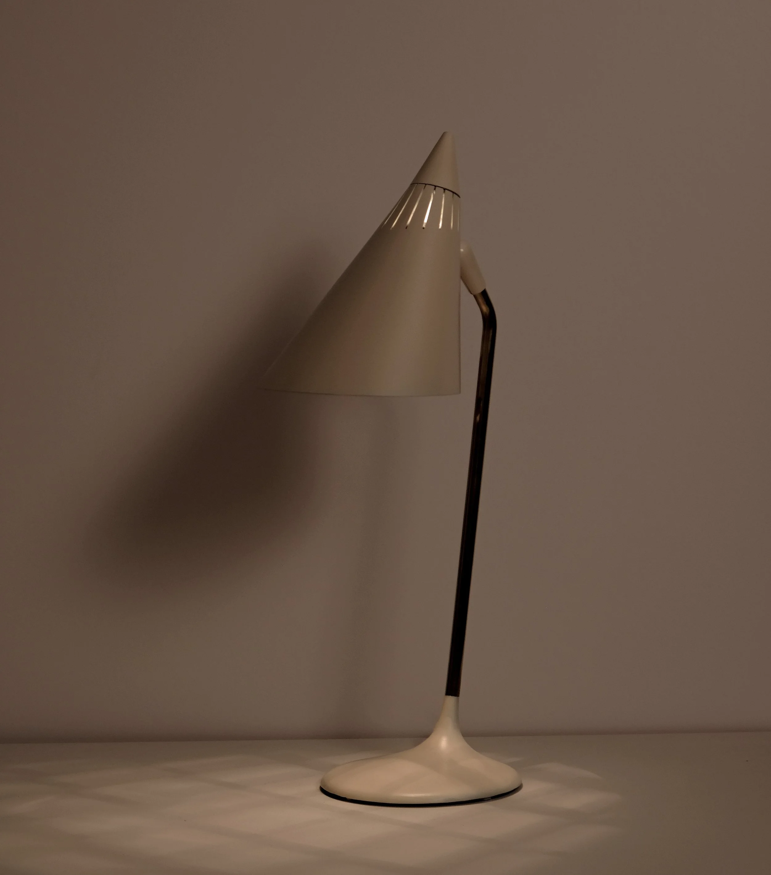 Lightolier cone lit.jpg
