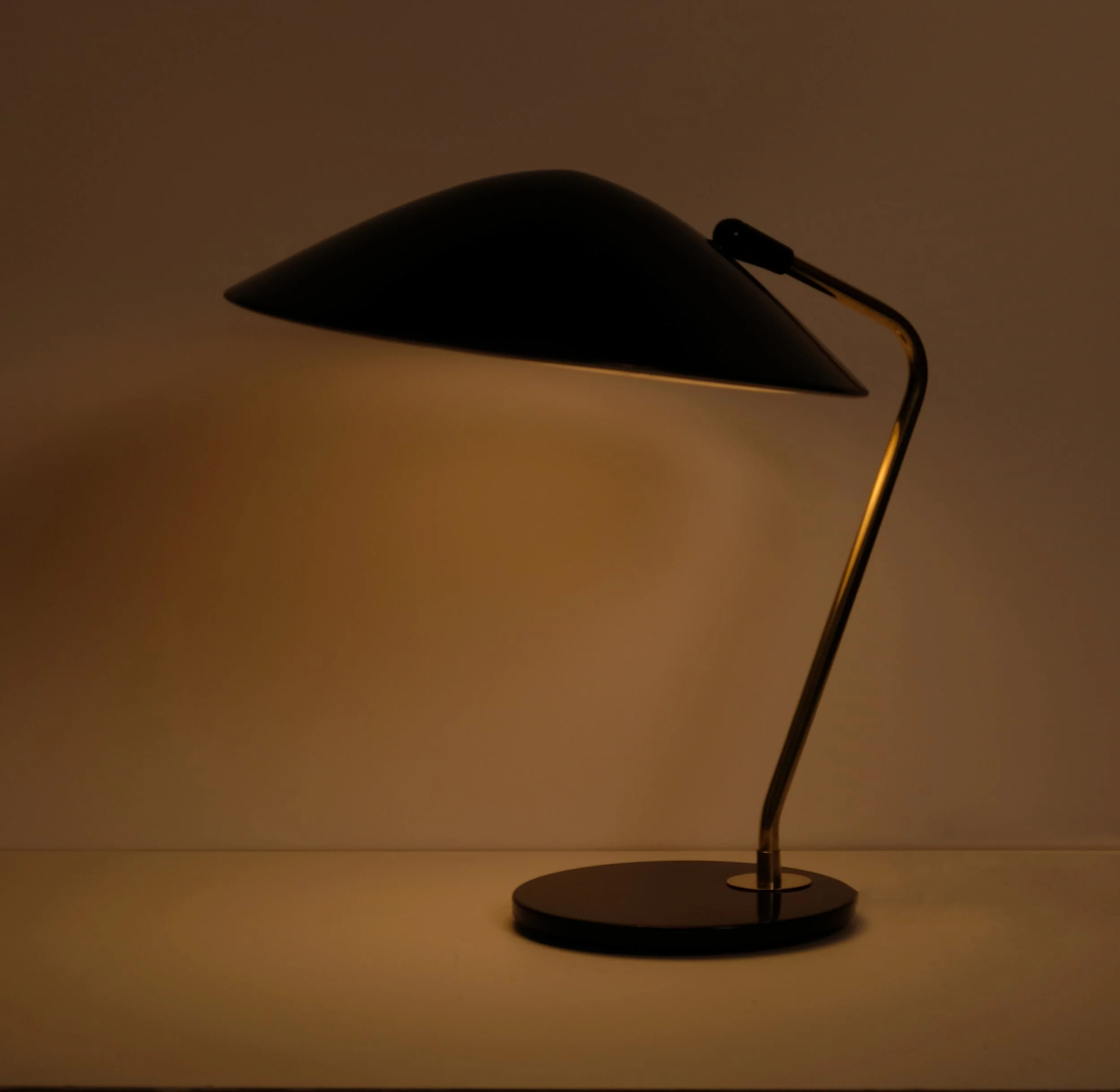 lightolider desk 2.jpg (Copy)