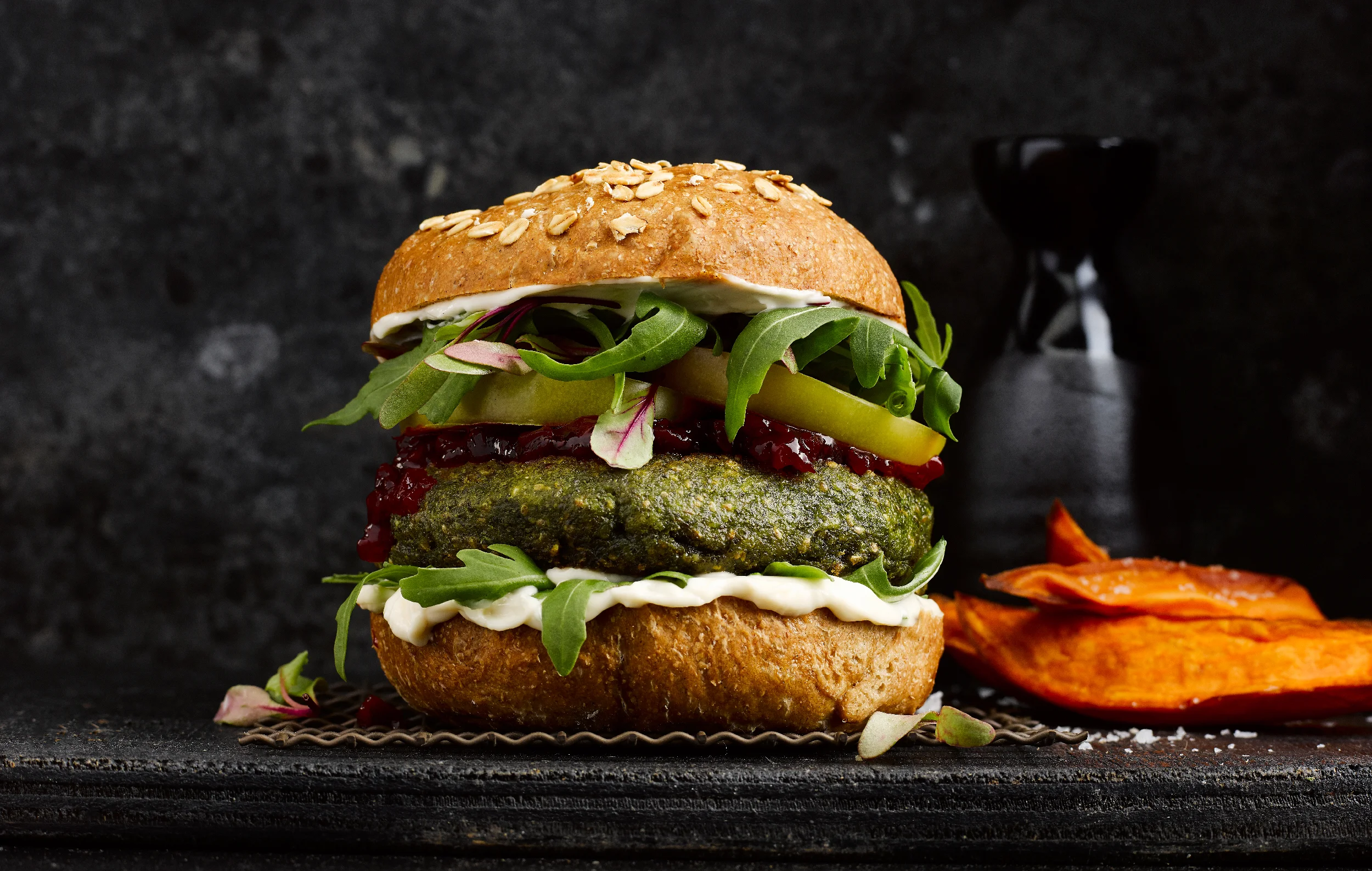 2019_2_26_BIRCH_AND_WAITE_BURGERS_02-Vegan-Mayo_NO_REF_CROPPED.jpg