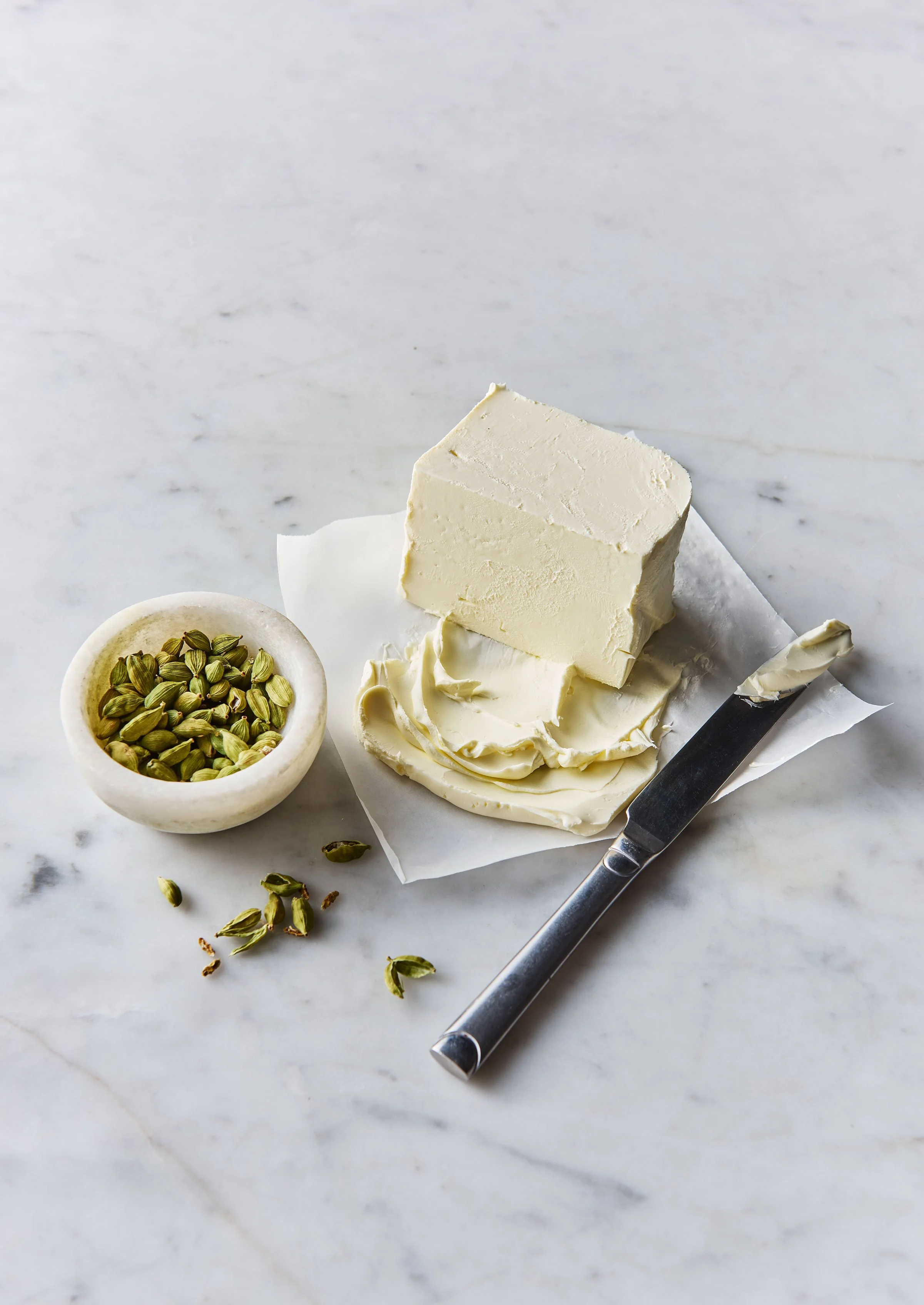BEGA_Cameo_CreamCheeseCardamom_WEB.jpg