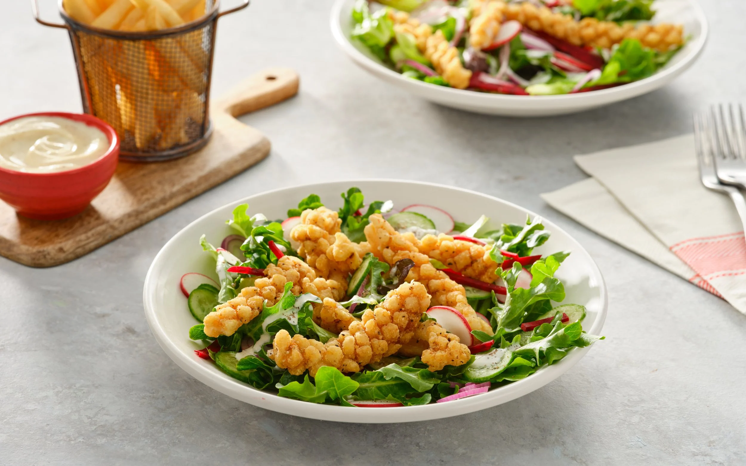 13941-Salt-_-Pepper-Squid-Garden-Salad-with-Chips-L-9366-WR.jpg