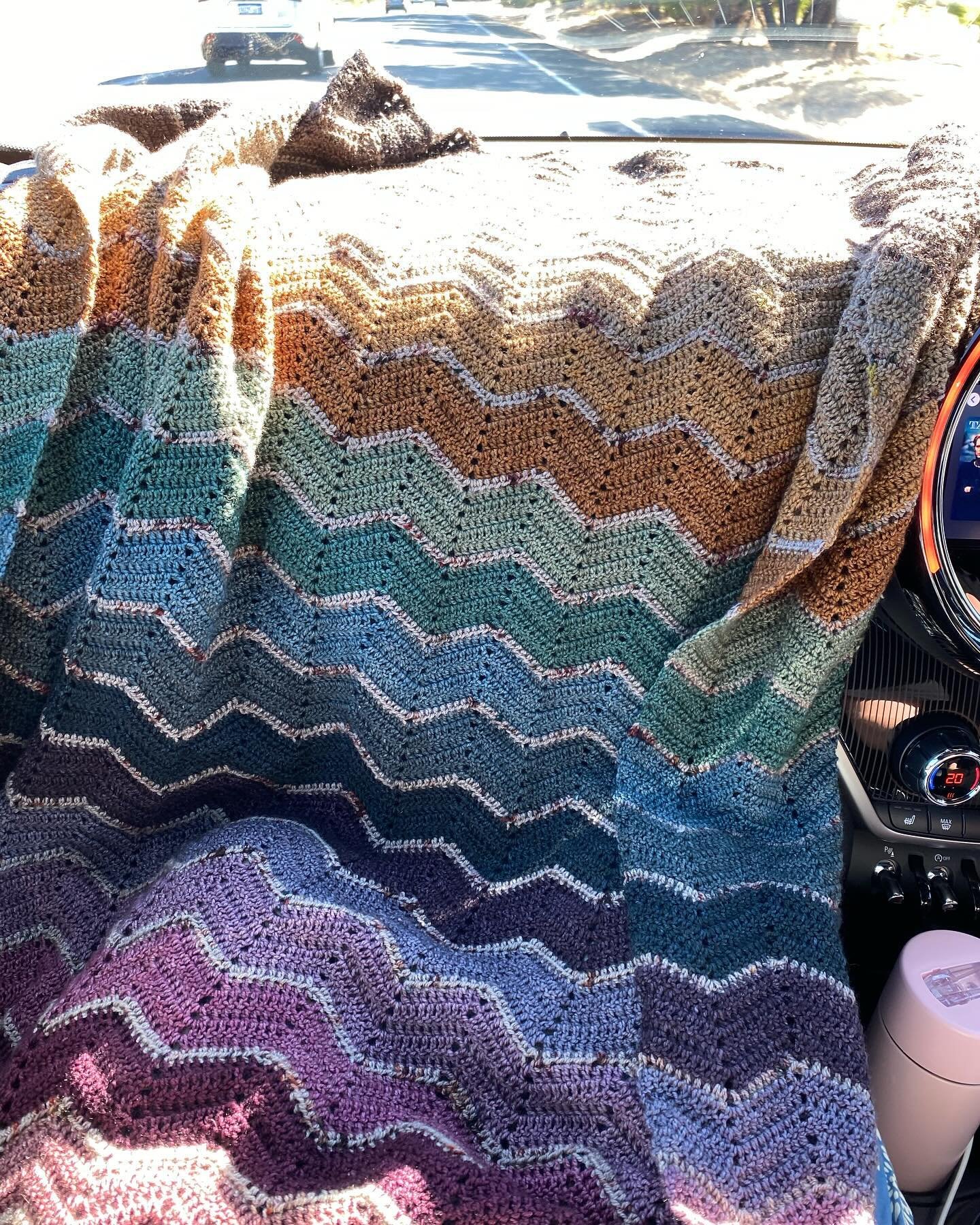 I am busy trying to finish my blanket using @louielolayarns from her beautiful 2023 Gingerhaus advent calendar.  This road trip to Perth is some good crochet time. 

I am keen to start some new makes for the little people in my life like a special li