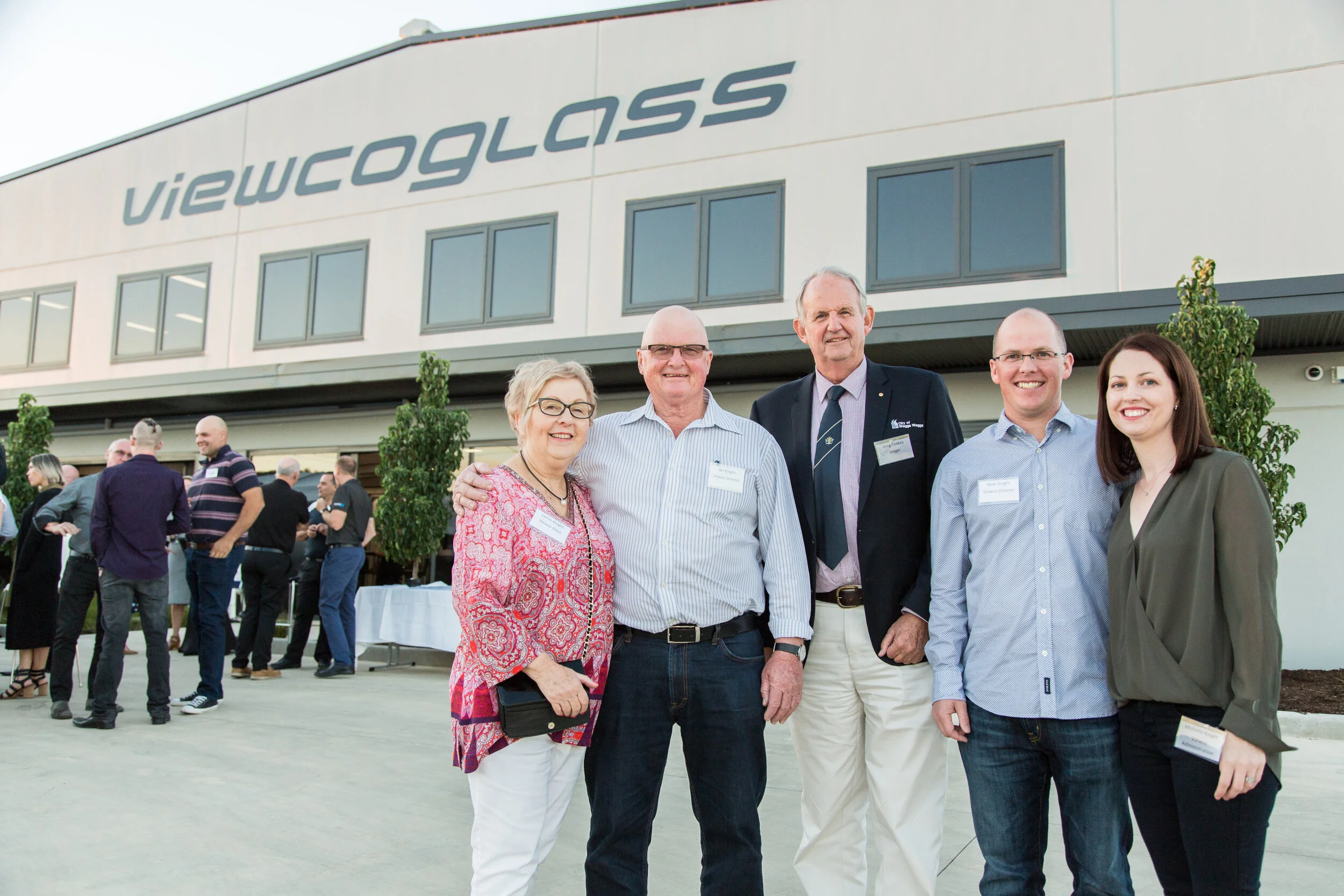 Lynne, Ian, Ryan and Michelle Knight with Wagga Wagga City Council Mayor Greg Conkey (centre) outside the Viewco Glass factory..  Photo credit: Cut Above Productions