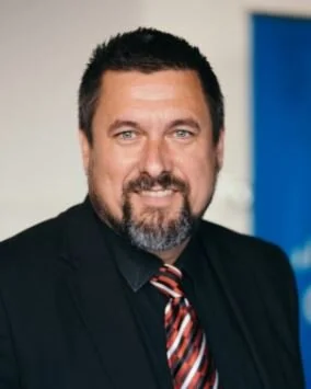 Peter Auhl Head Shot - from Internet.JPG