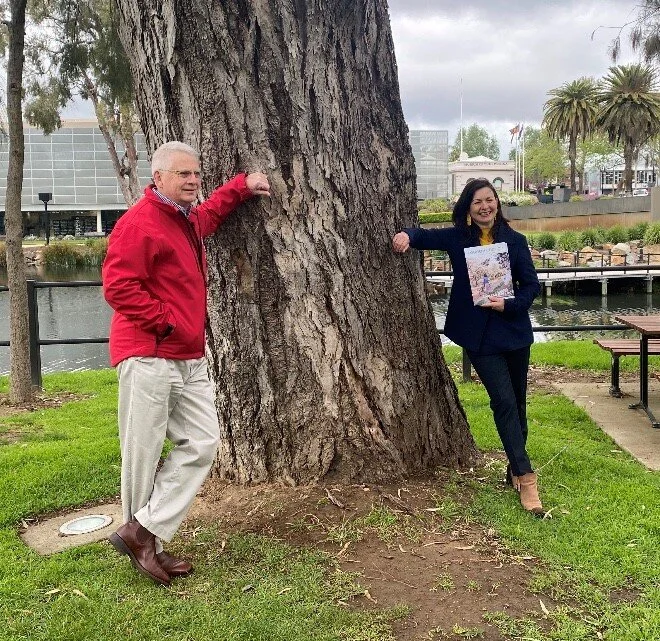 Committee for Wagga CEO, Alan Johnston, with Regional Development Australia - Riverina CEO, Rachel Whiting, at the launch of the Country Change Magazine