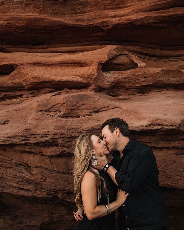 Happy Solstice! Every year we make sure we spend sunup to sundown outside because that much daylight makes my soul so happy. #desertengagement #utahengagementphotographer #moabphotographer #desertlove #optoutside #moab #canyonlandsnationalpark #elope