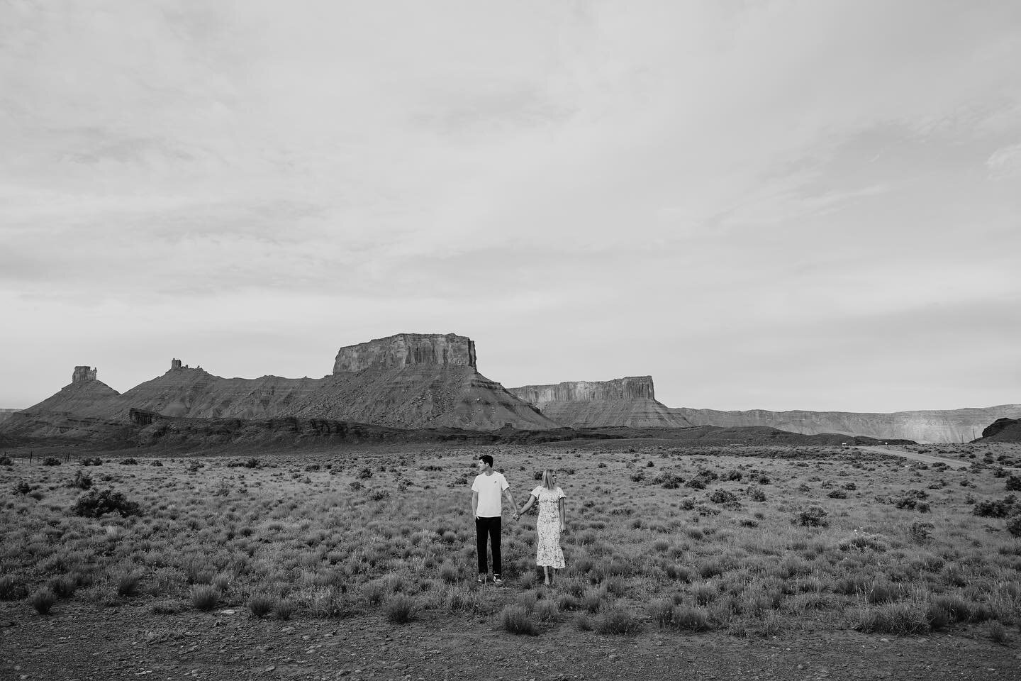 Take me to the desert 🏜️ 

.
.
.

#couples #bride #engagement #utahphotographer #weddingphotographer #utahweddingphotographer #moab #moabphotographer #adventure #adventurephotographer #elopmentphotographer #destinationphotographer #destinationweddin