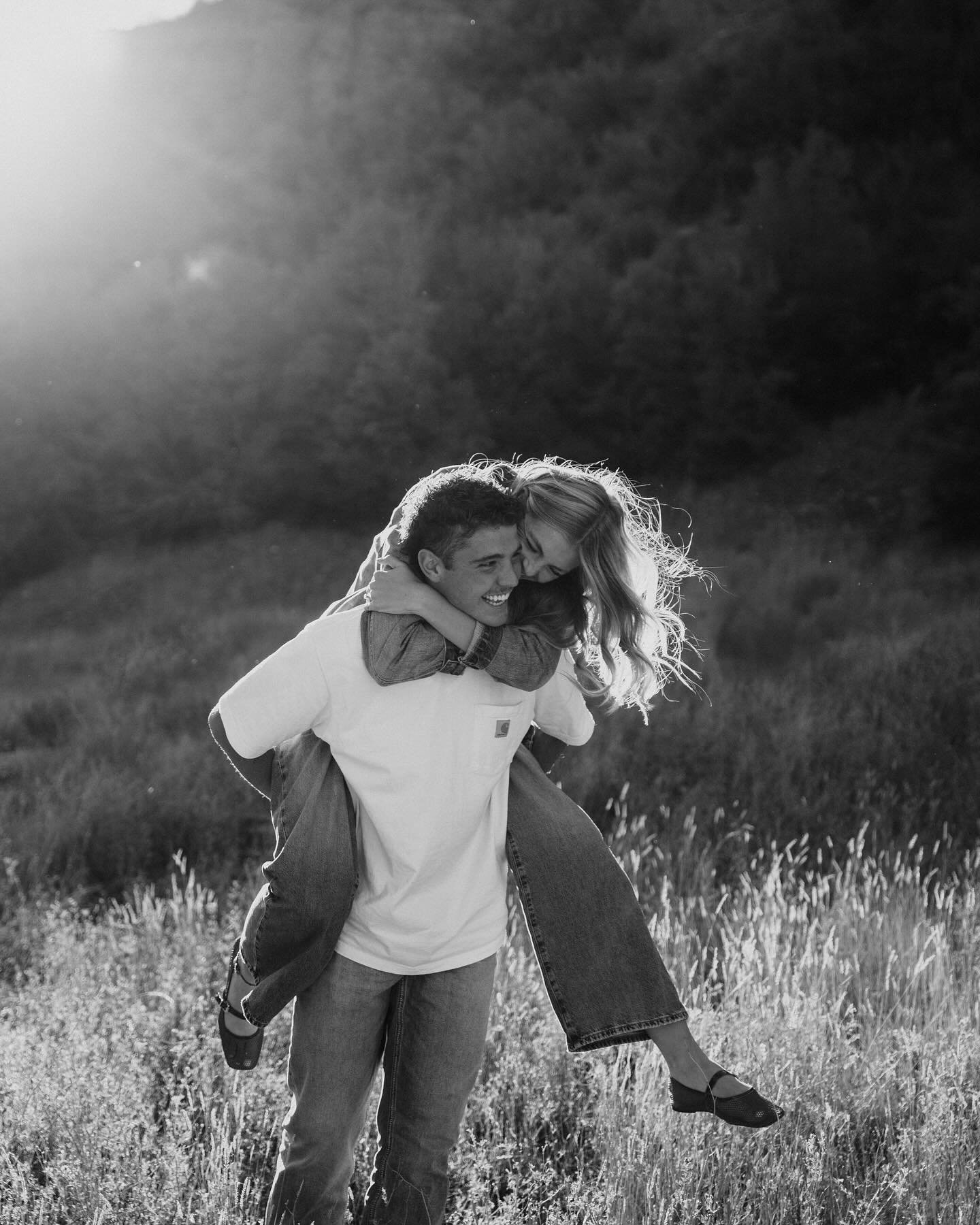 Just want to let this one speak for itself 🍂

#utahweddingphotographer #weddingphotography #utahphotographer #couple #engagments #fallcouplephotography