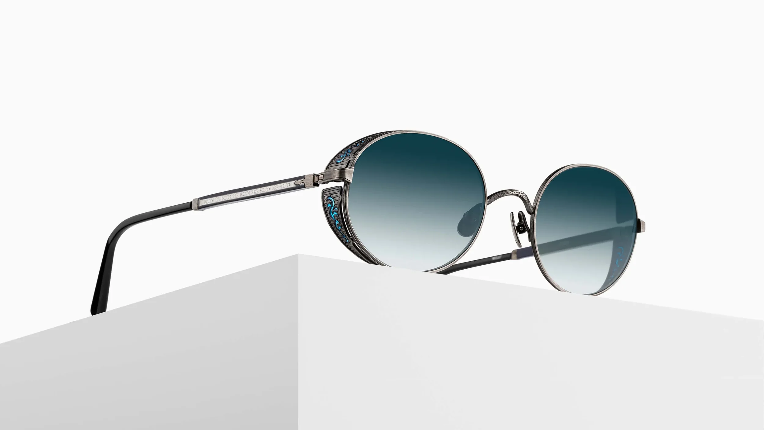 matsuda-sunglass-m3137-as-bl-51-pedestal.webp