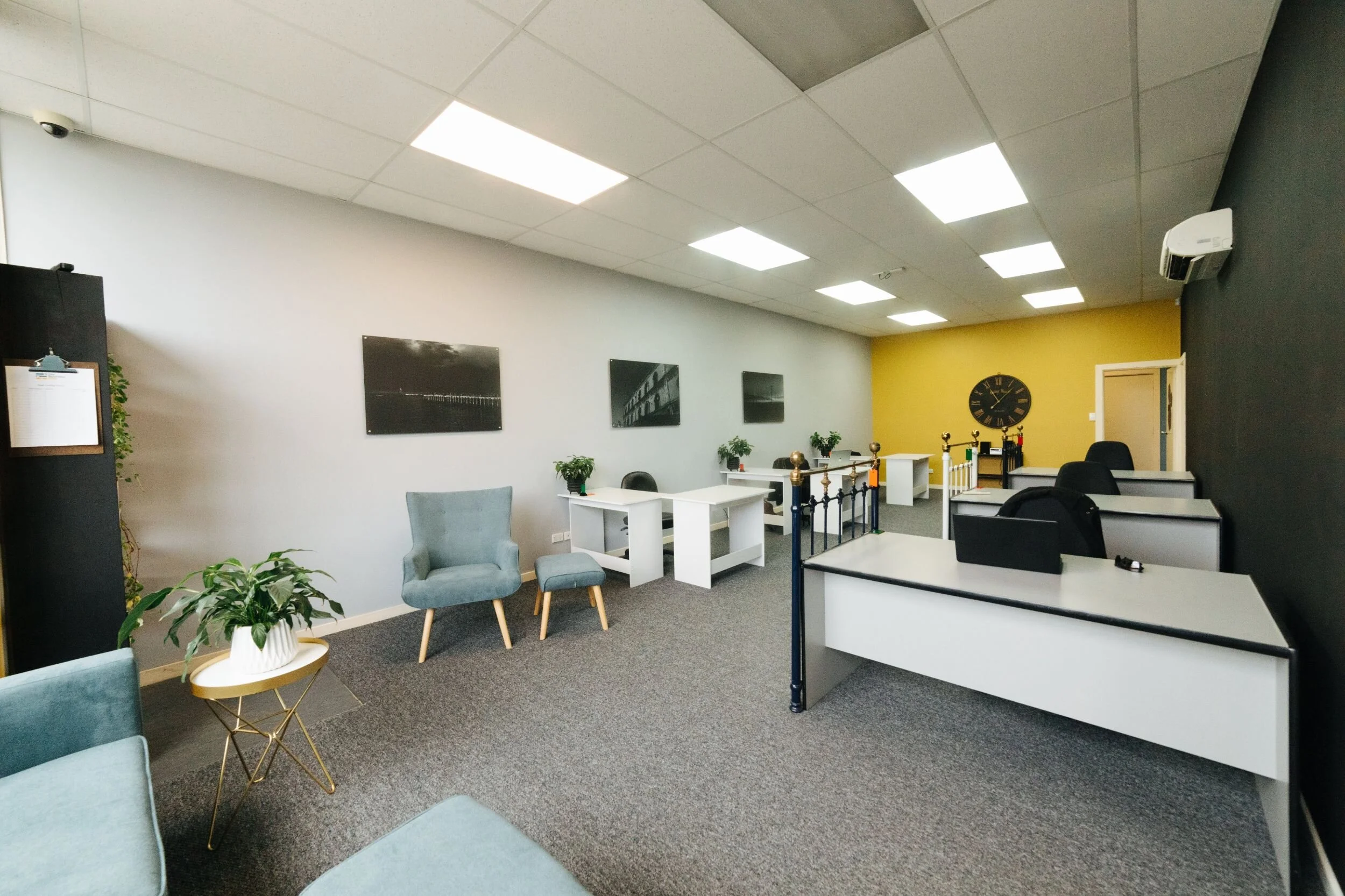 <p>Take your place in The Workroom.</p> Desks for Hire.